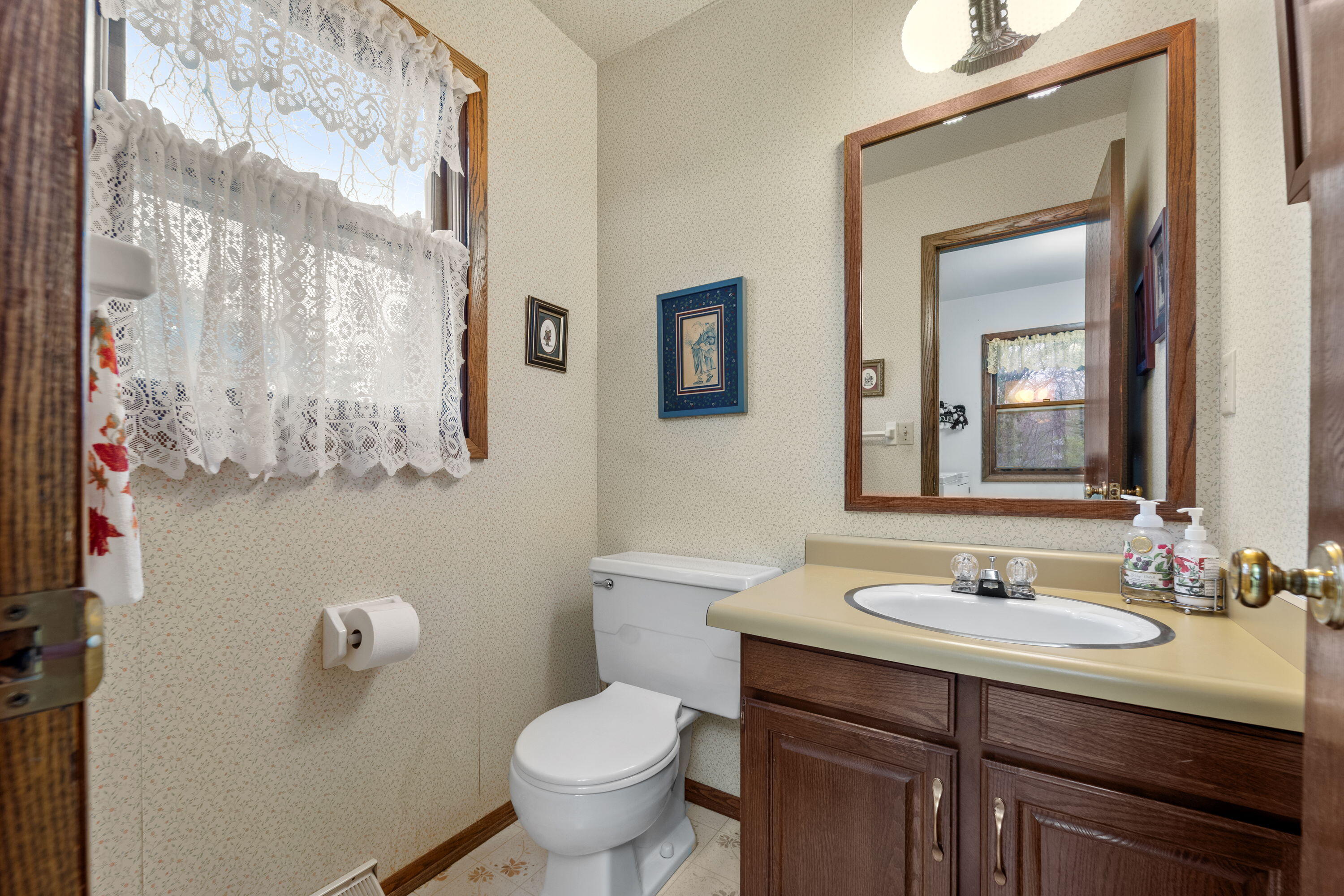356 Robins Run, Burlington