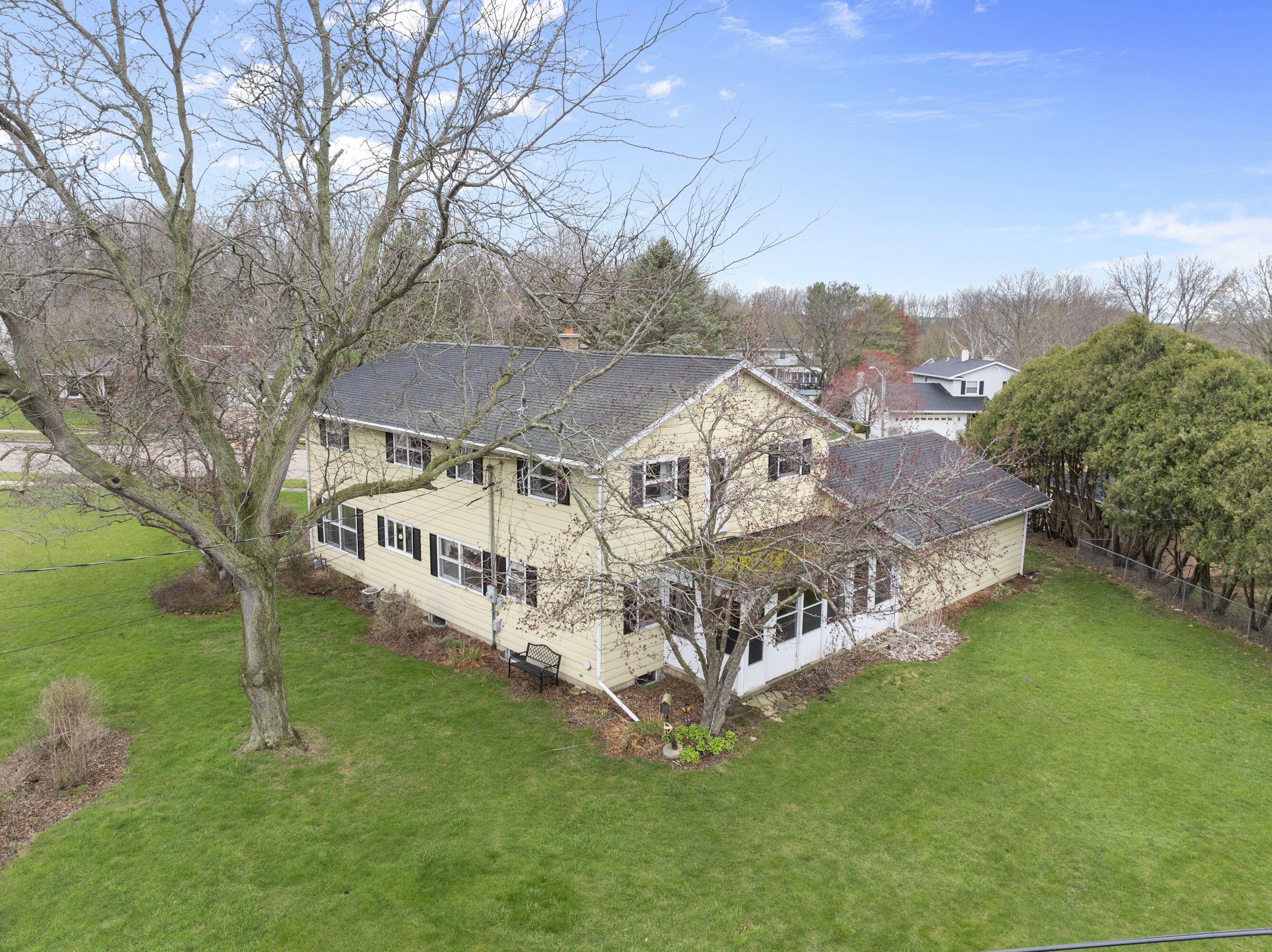 356 Robins Run, Burlington
