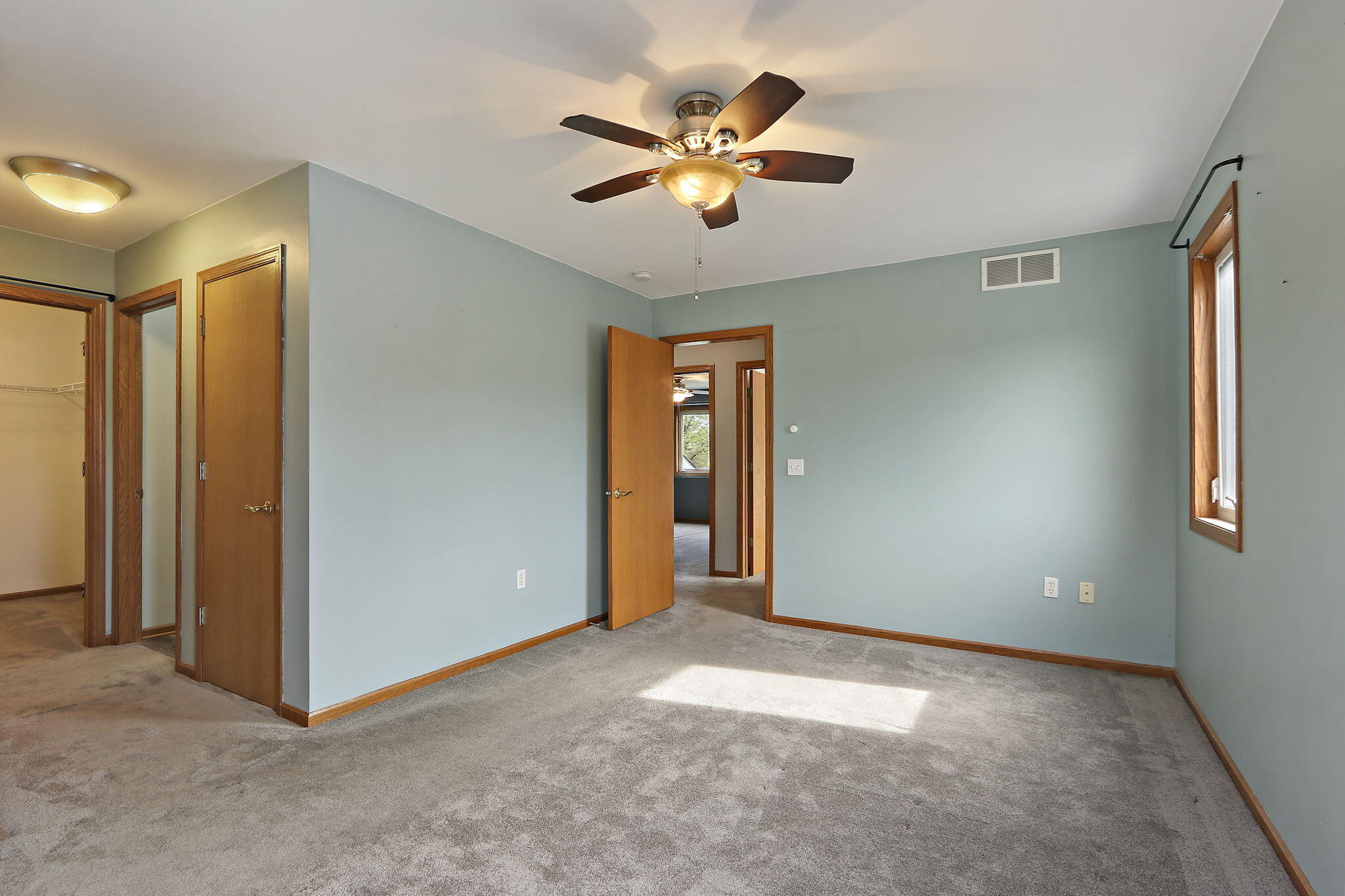 4669 S Forest Point Blvd, New Berlin