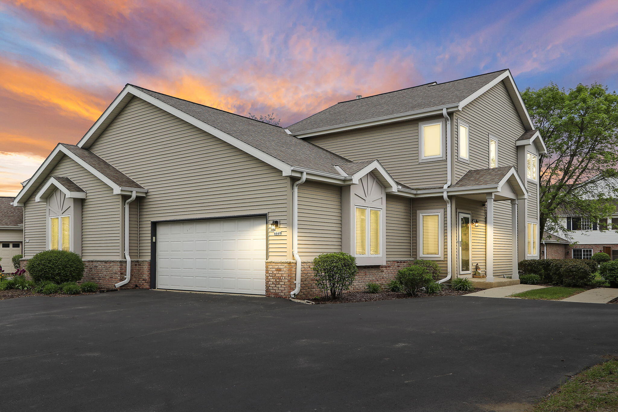 4669 S Forest Point Blvd, New Berlin