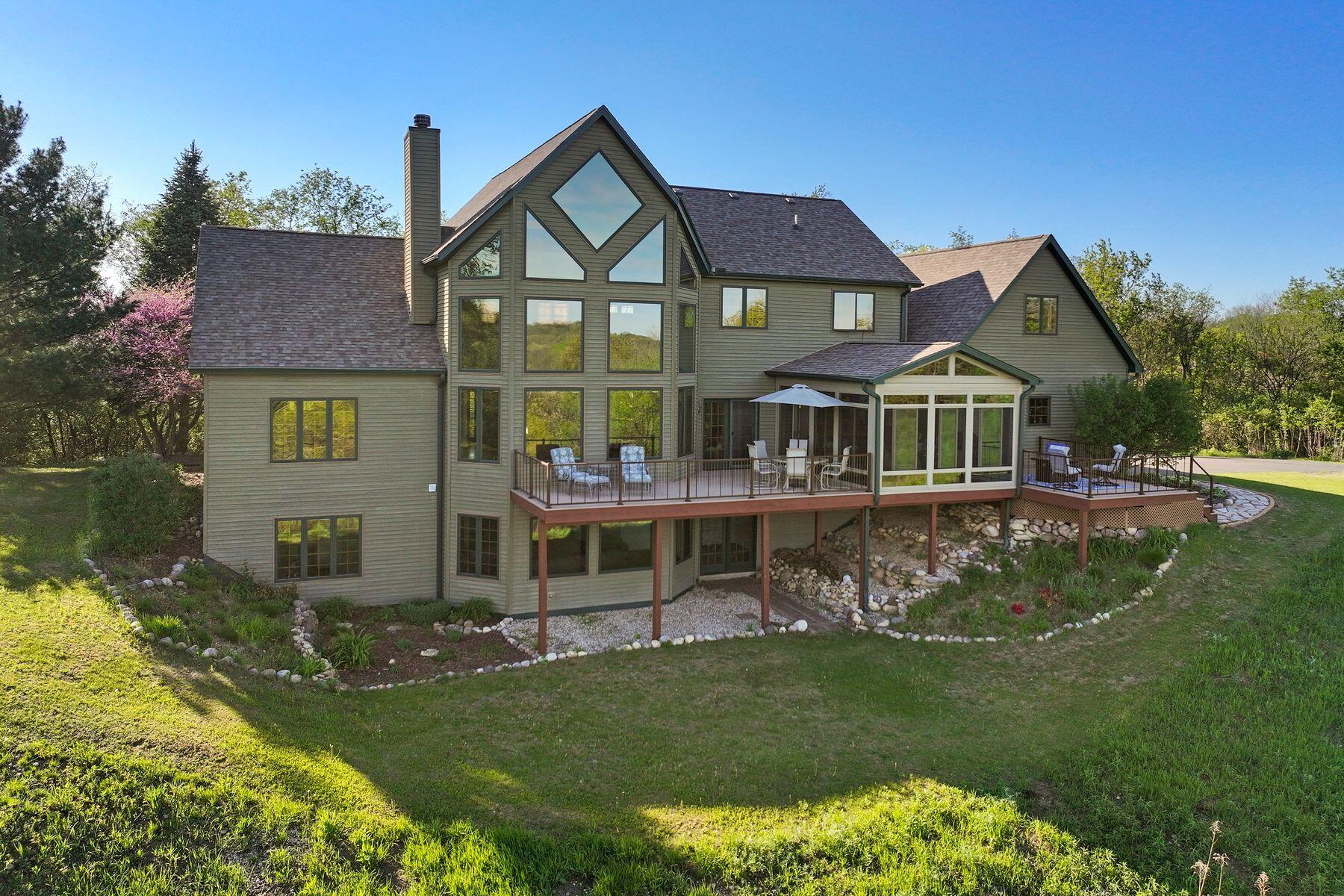 2309 Back Rd, Lyons