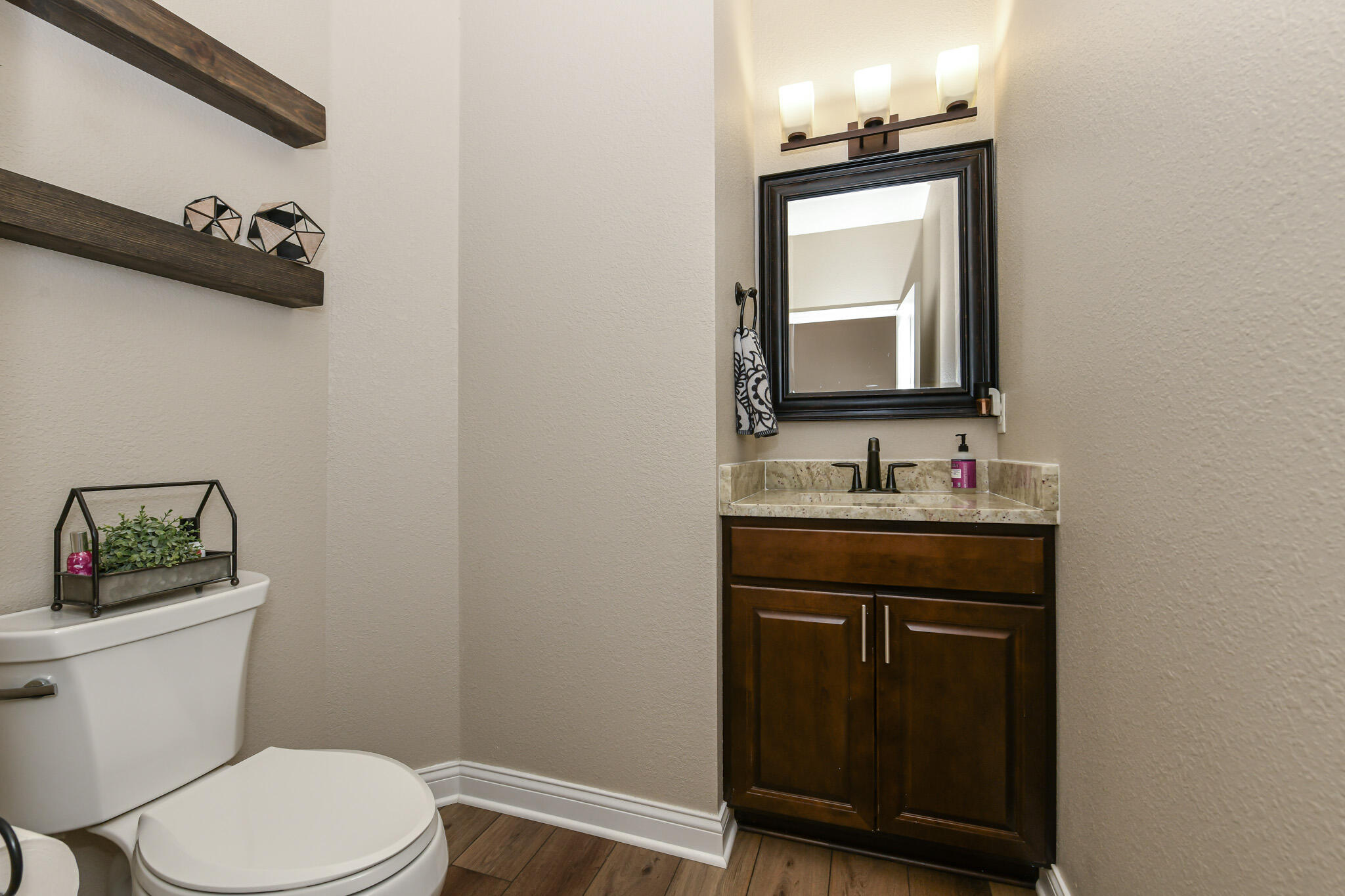 1508 Sara Ct