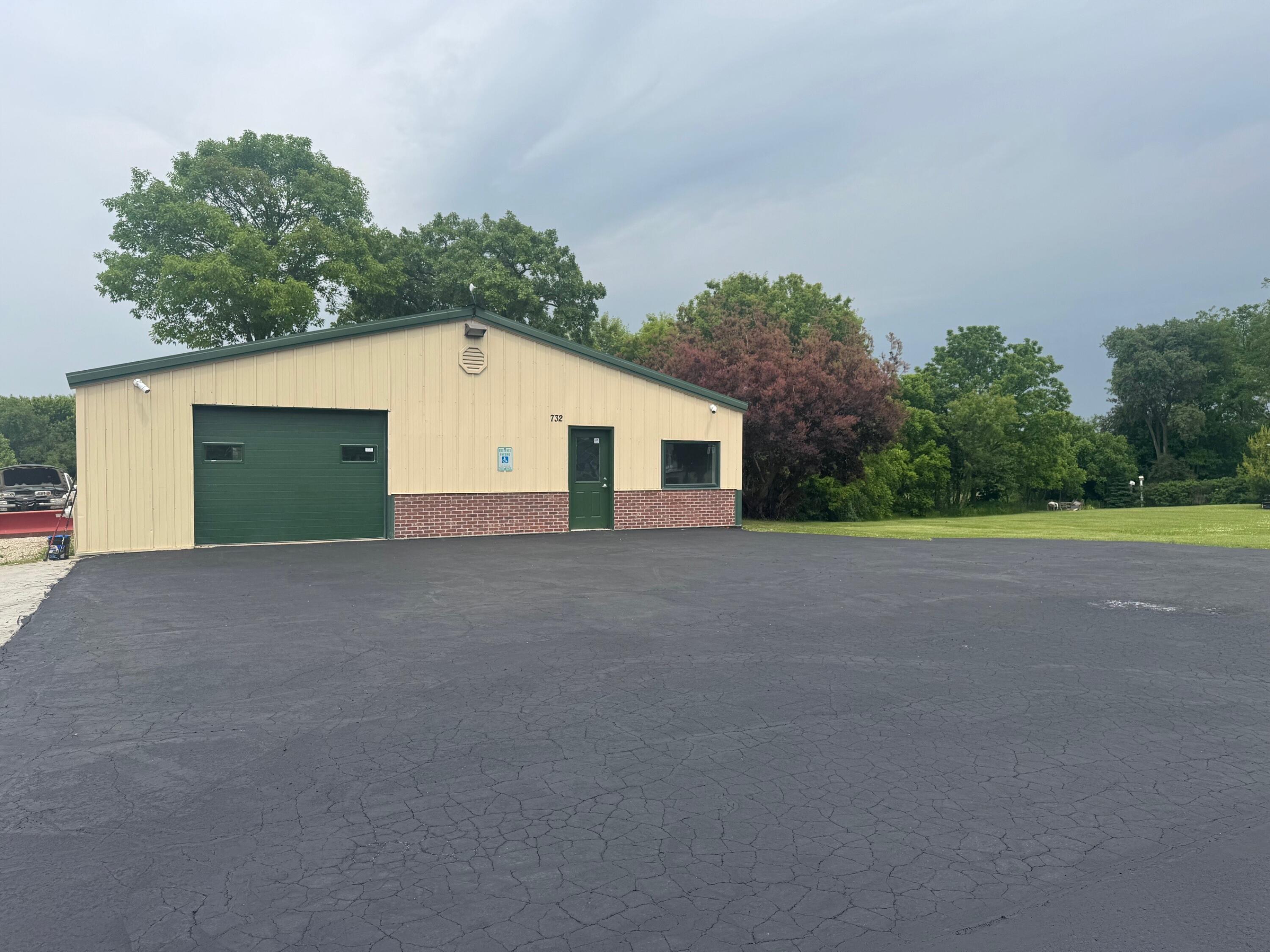732 S Pine St, Burlington