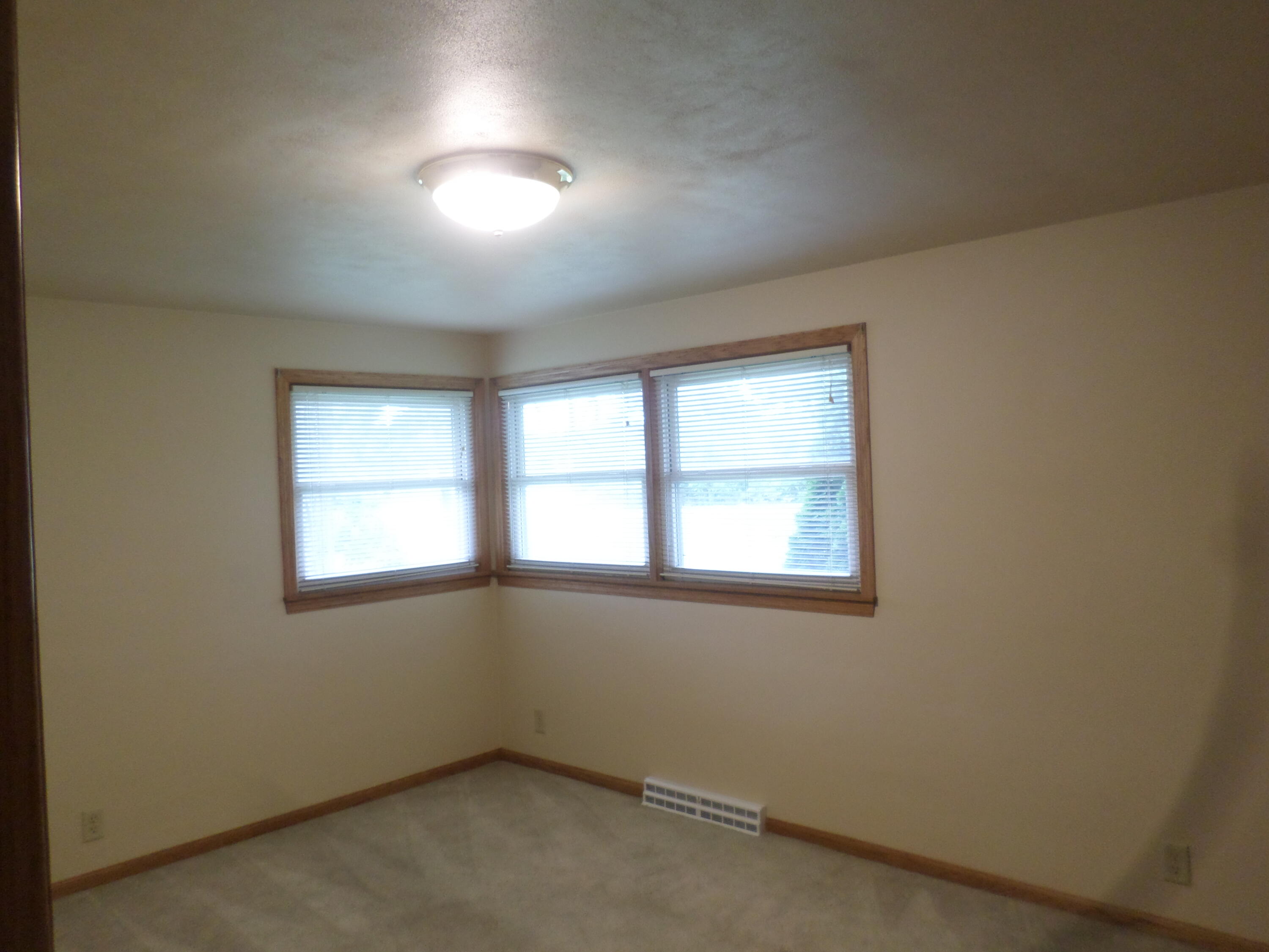 7645 128th Ave, Bristol