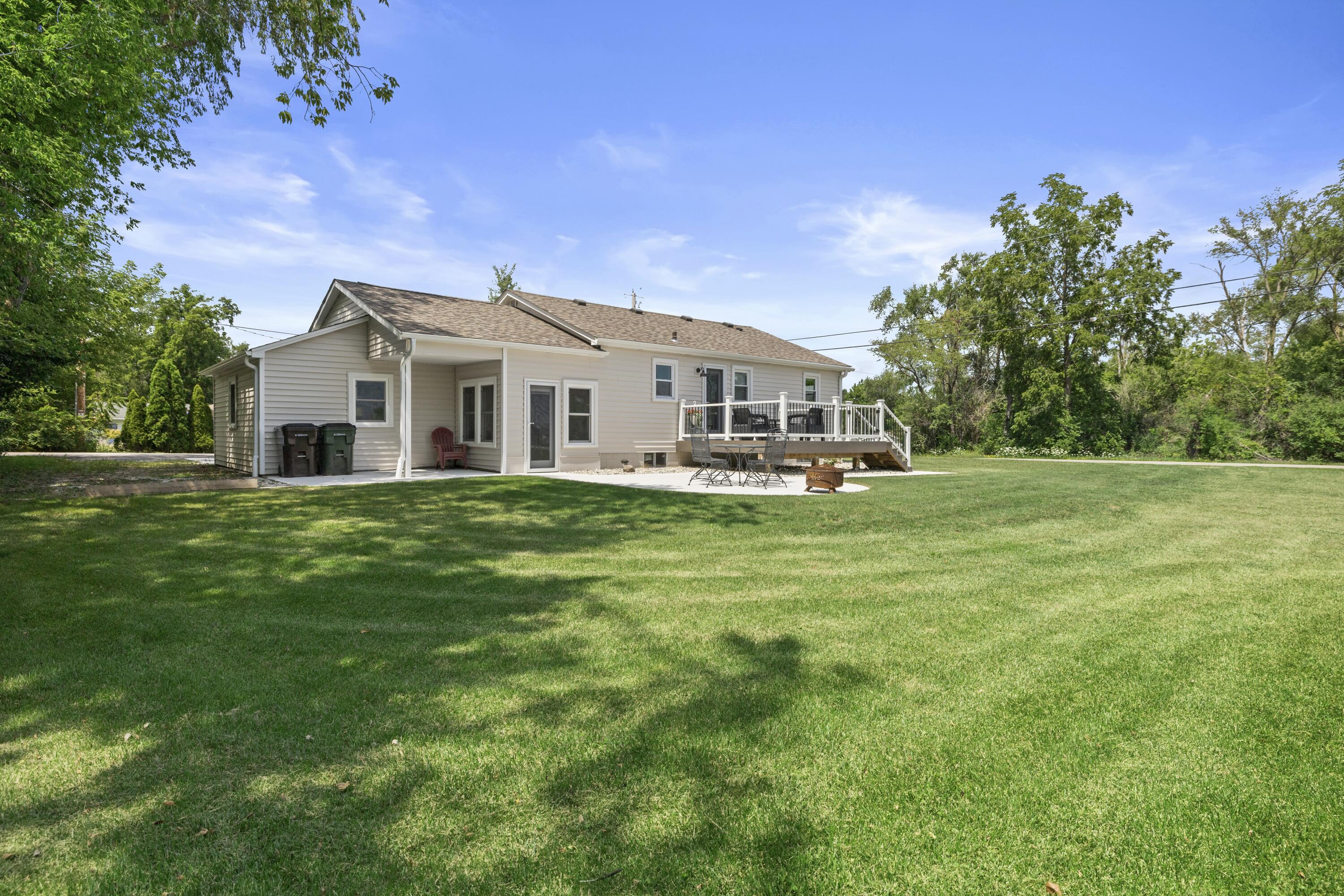 N2444 Howard Dr, Bloomfield