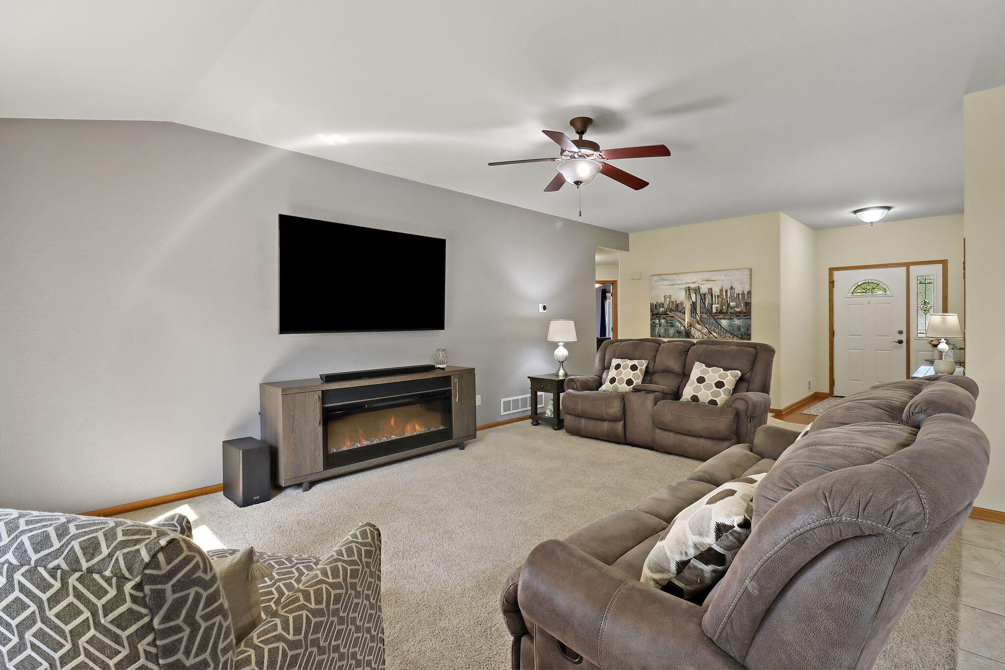 2108 Ravenswood Rd