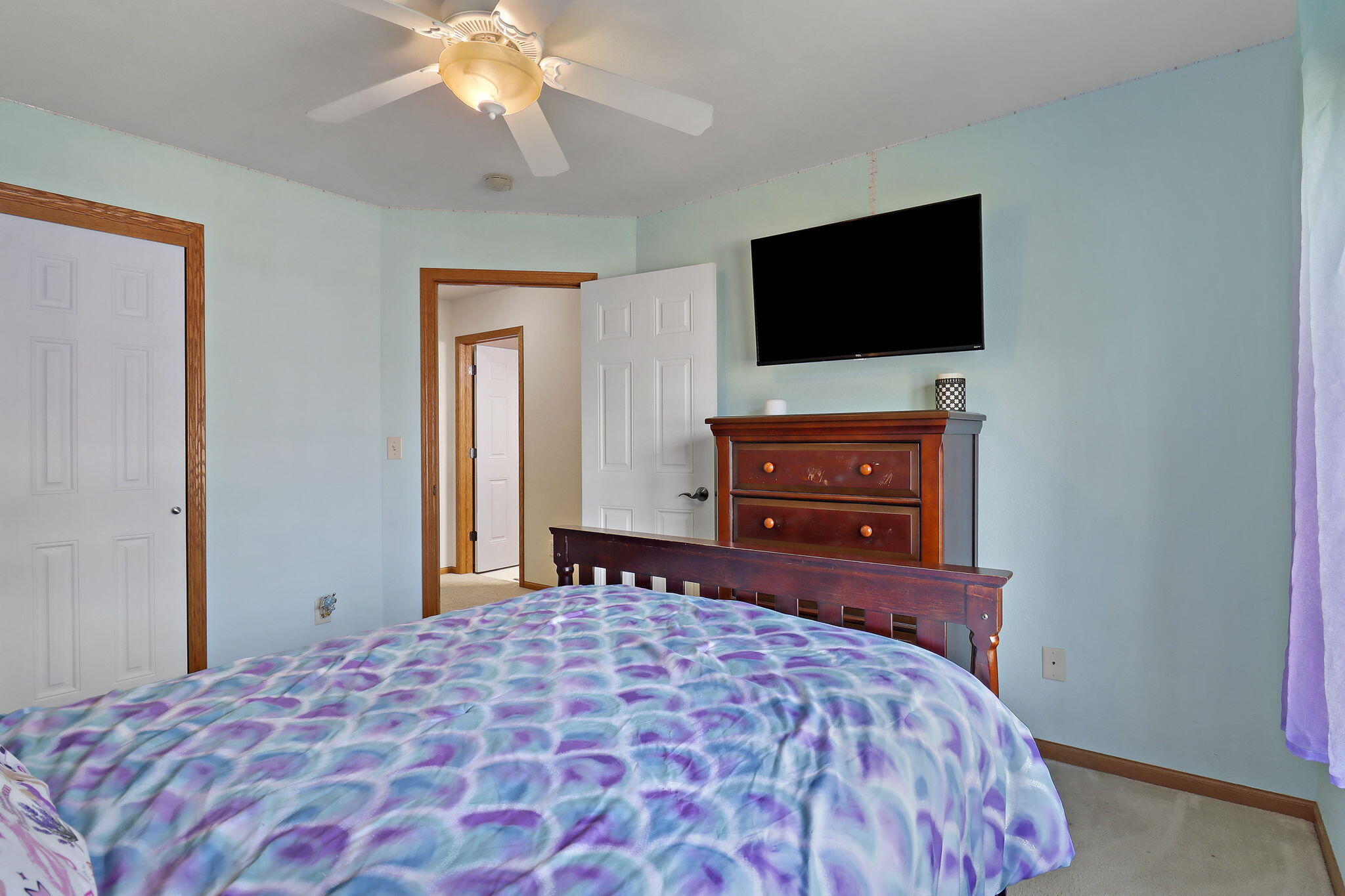 2108 Ravenswood Rd