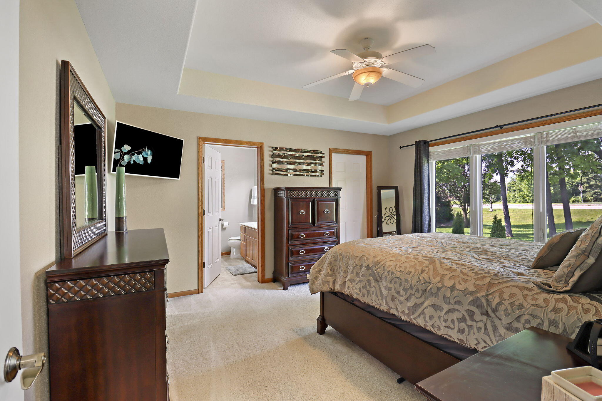 2108 Ravenswood Rd