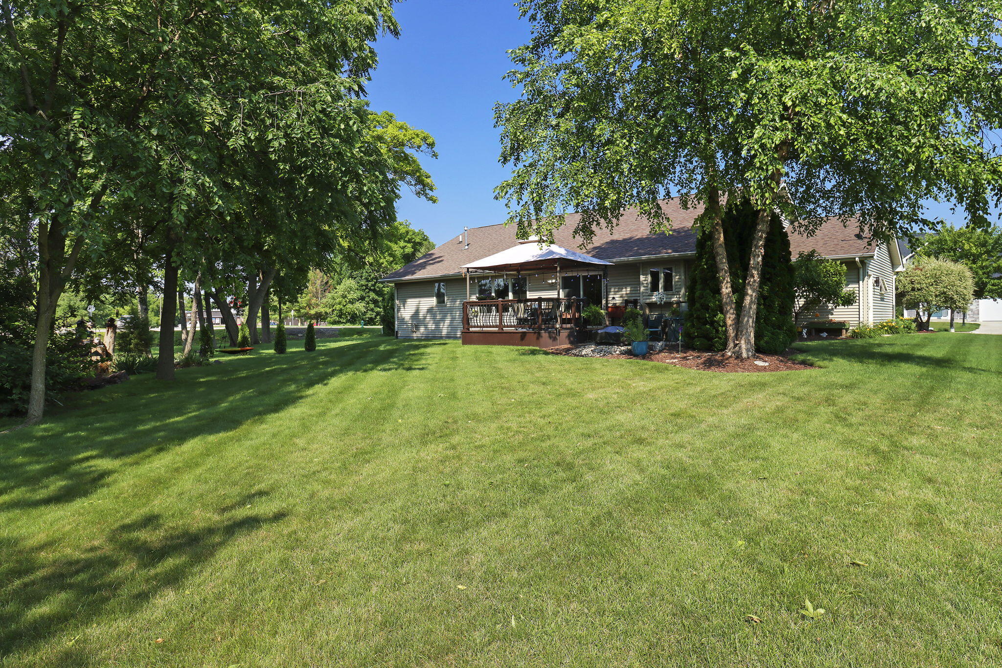 2108 Ravenswood Rd