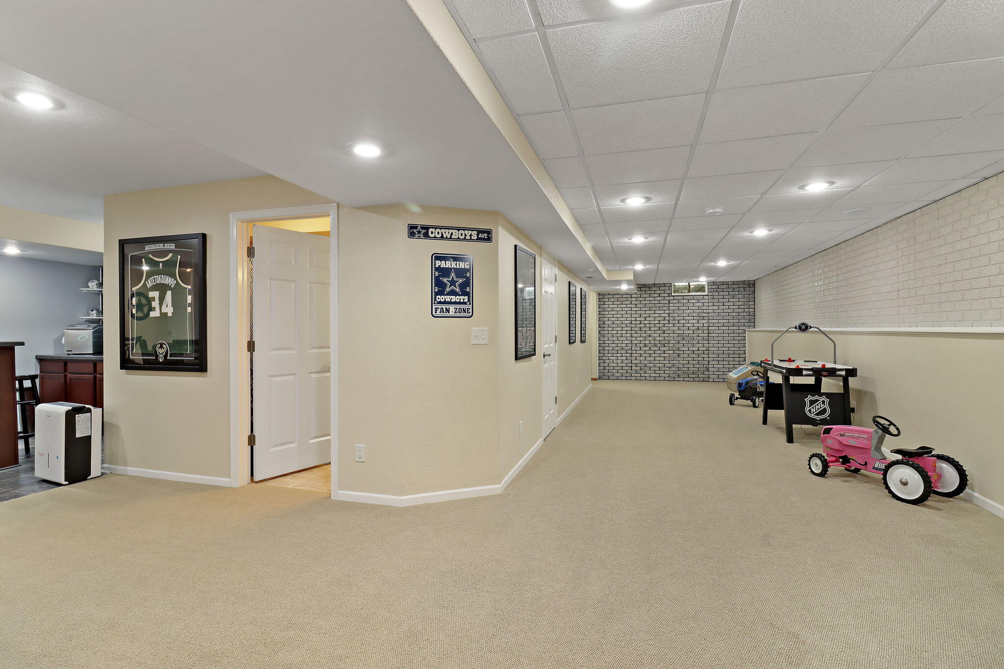 2108 Ravenswood Rd