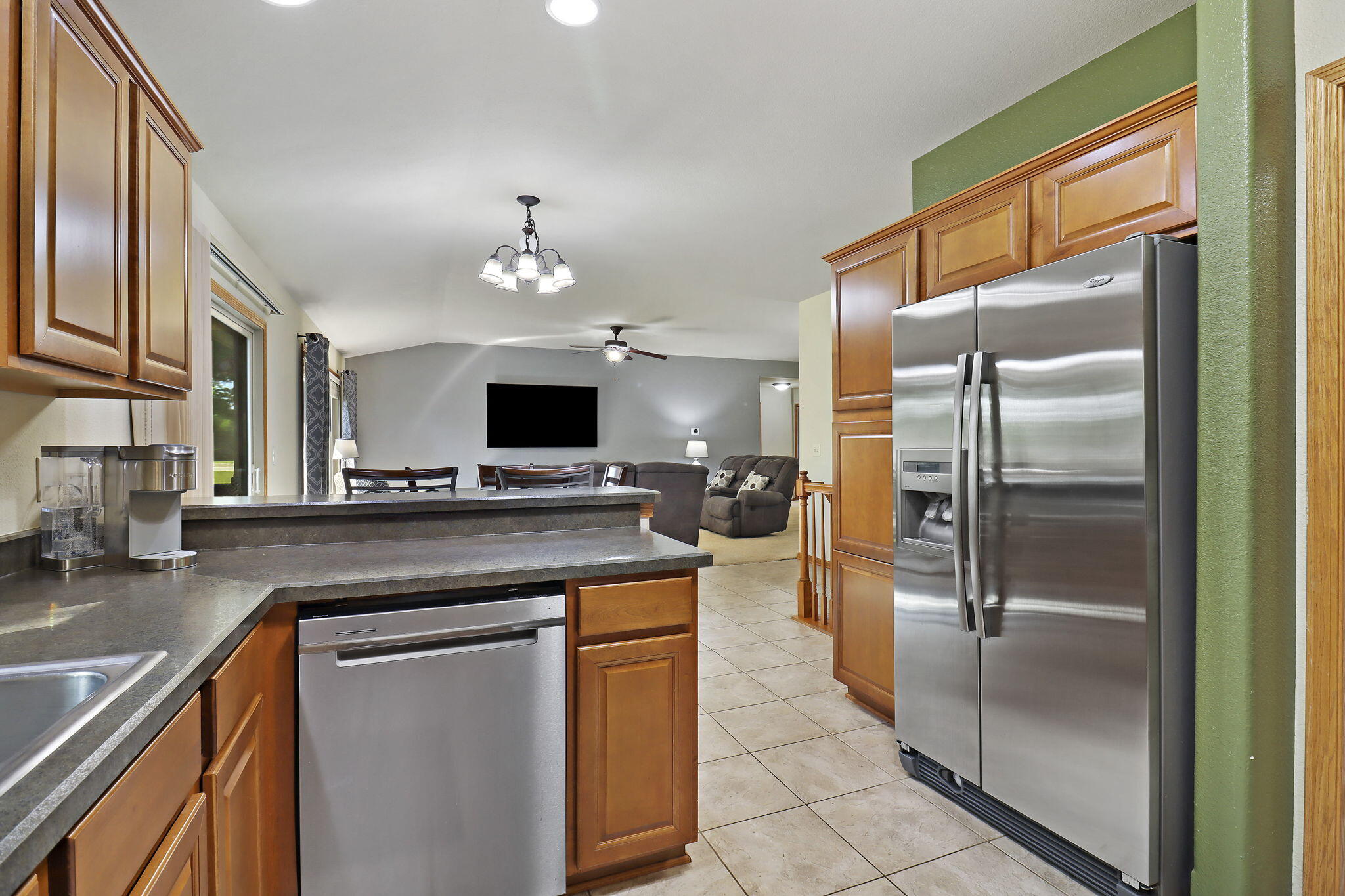 2108 Ravenswood Rd