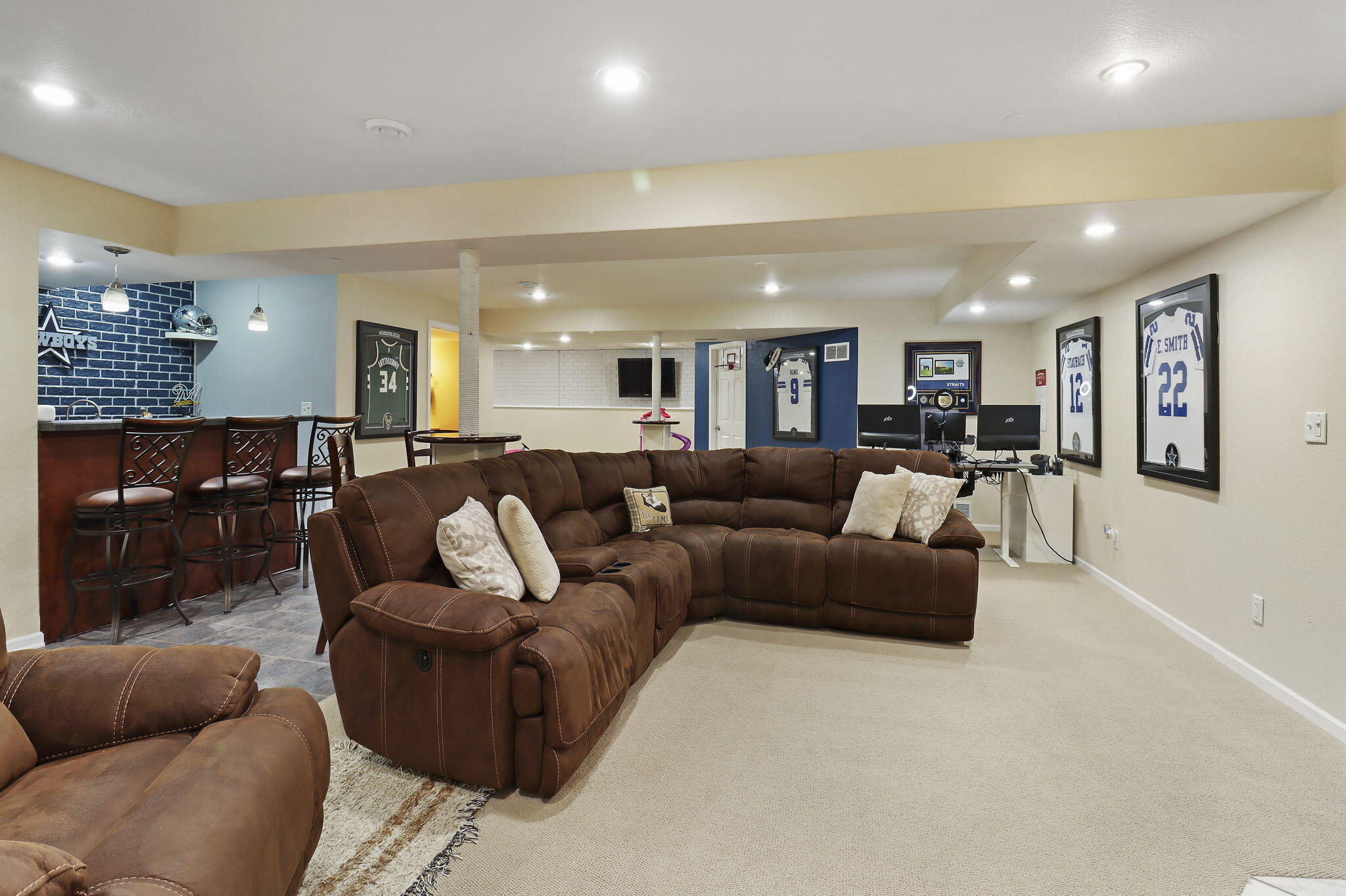 2108 Ravenswood Rd