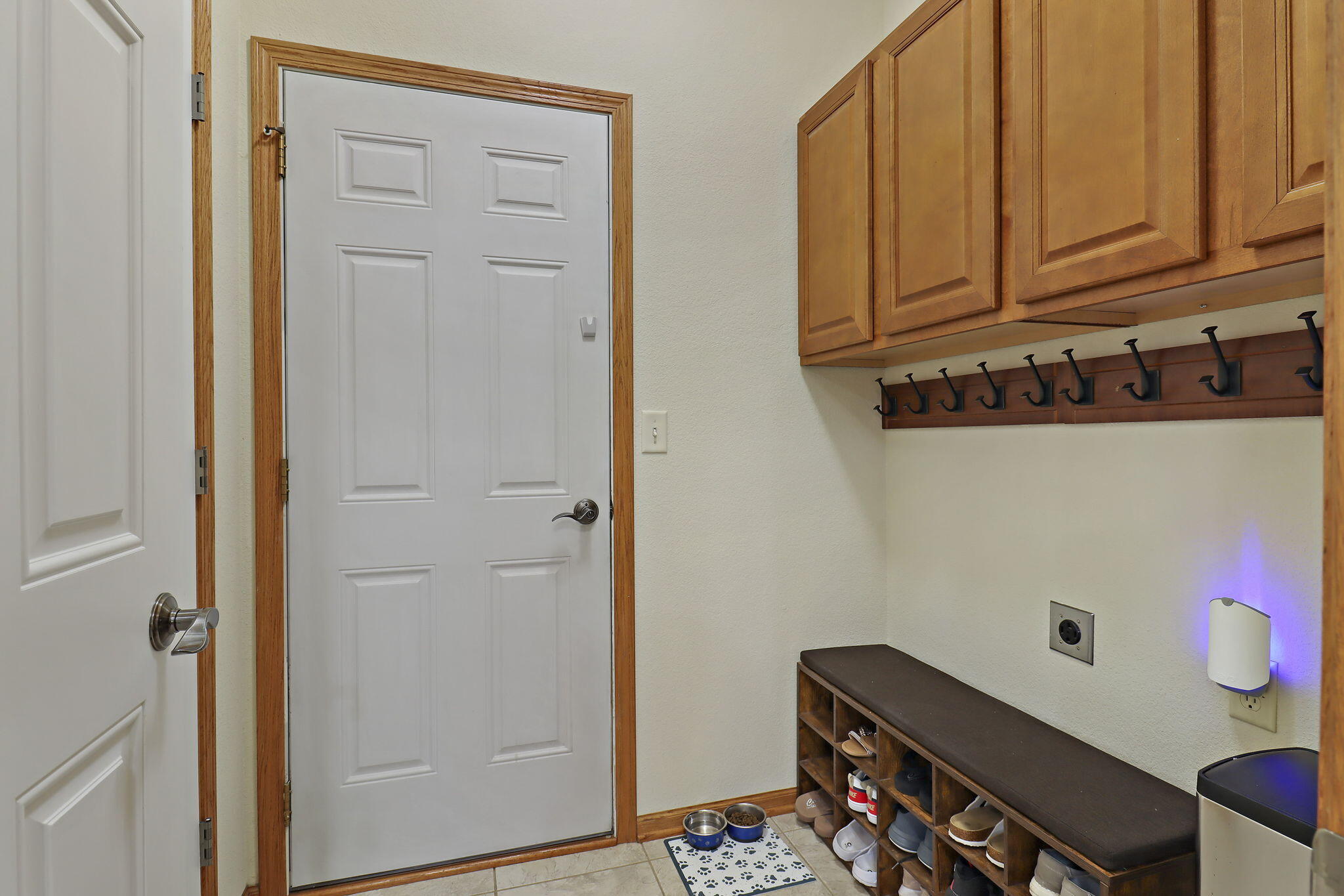 2108 Ravenswood Rd
