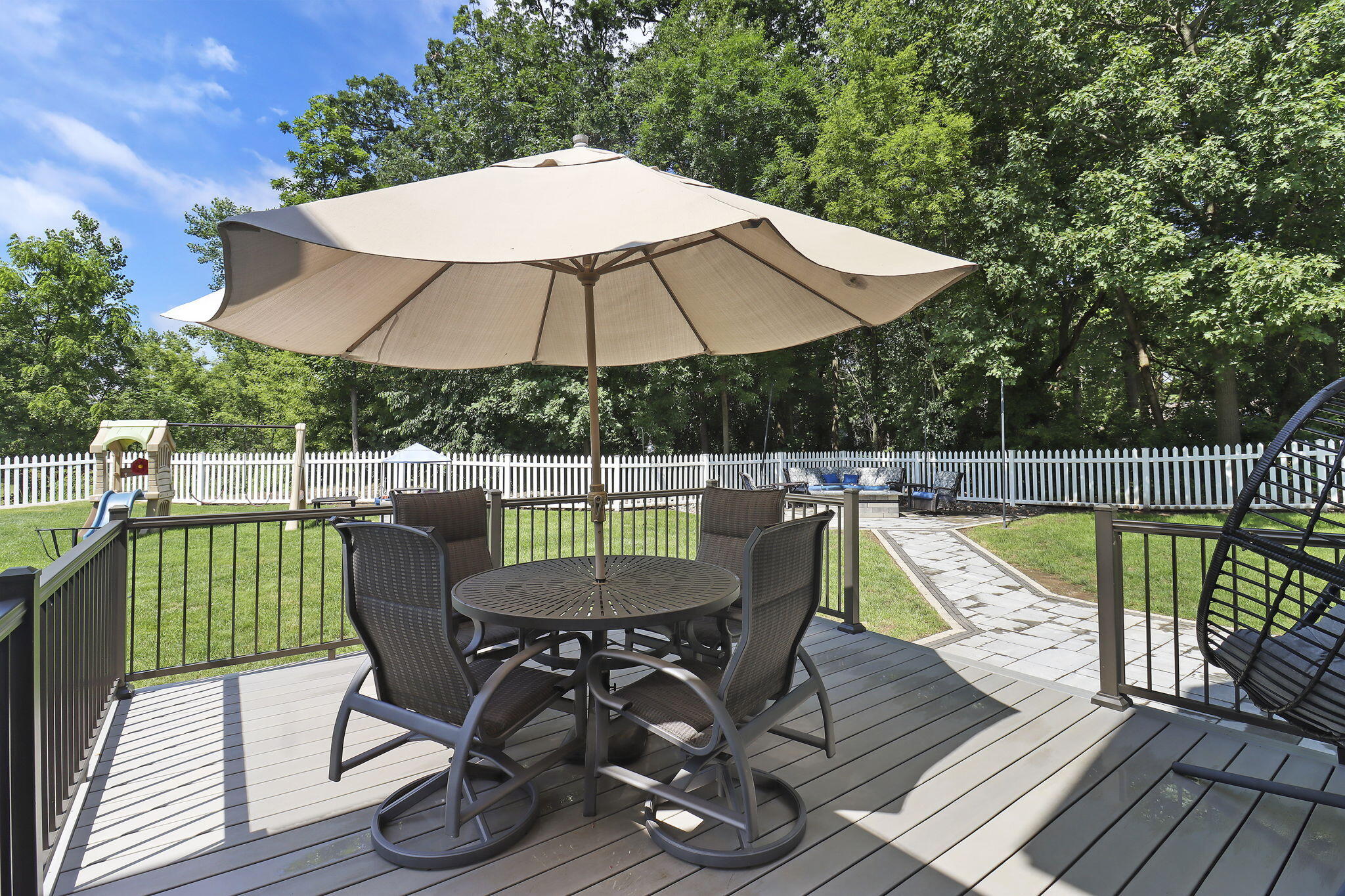 2089 Stonegate Rd, Burlington