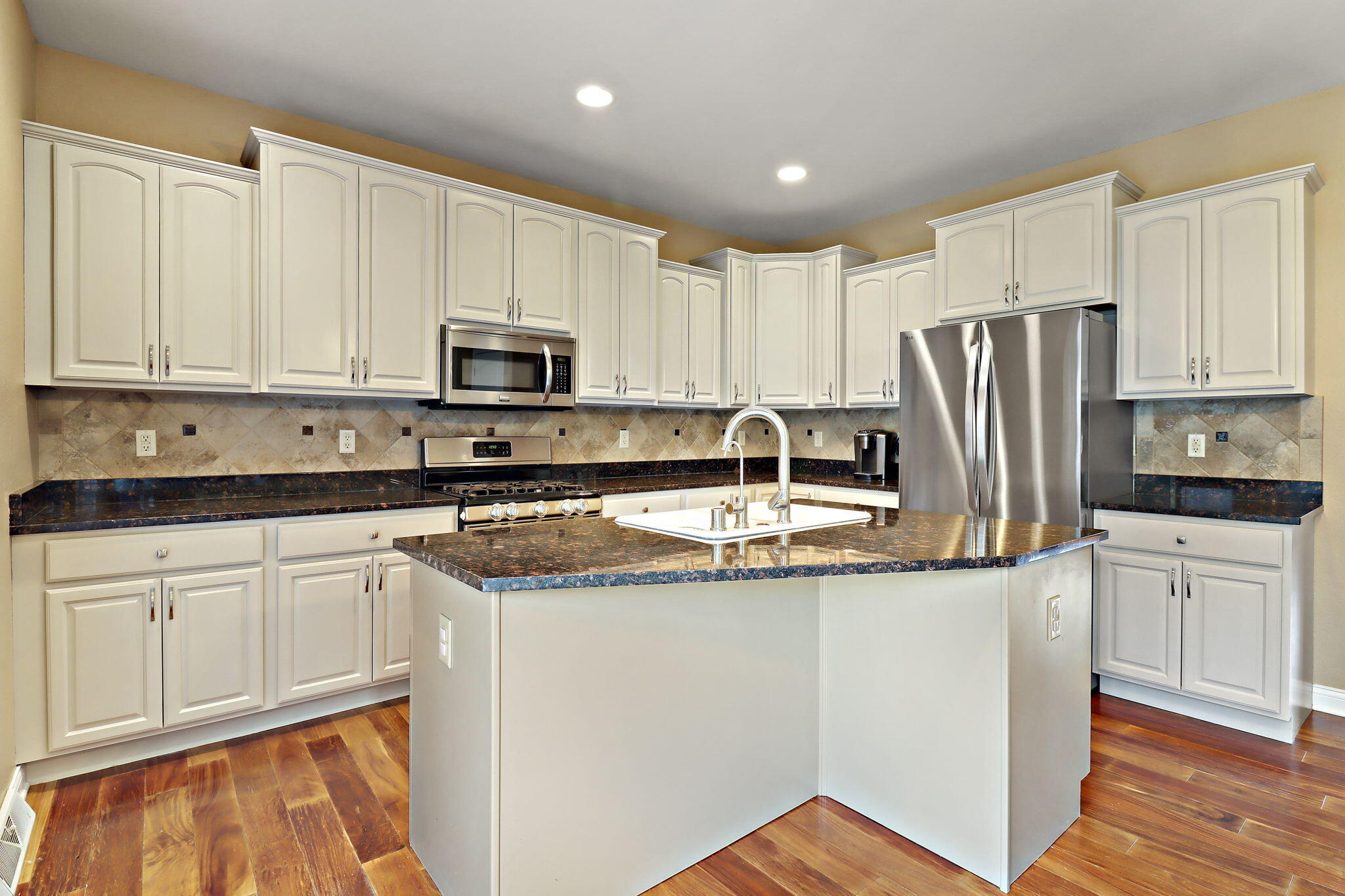 2089 Stonegate Rd, Burlington