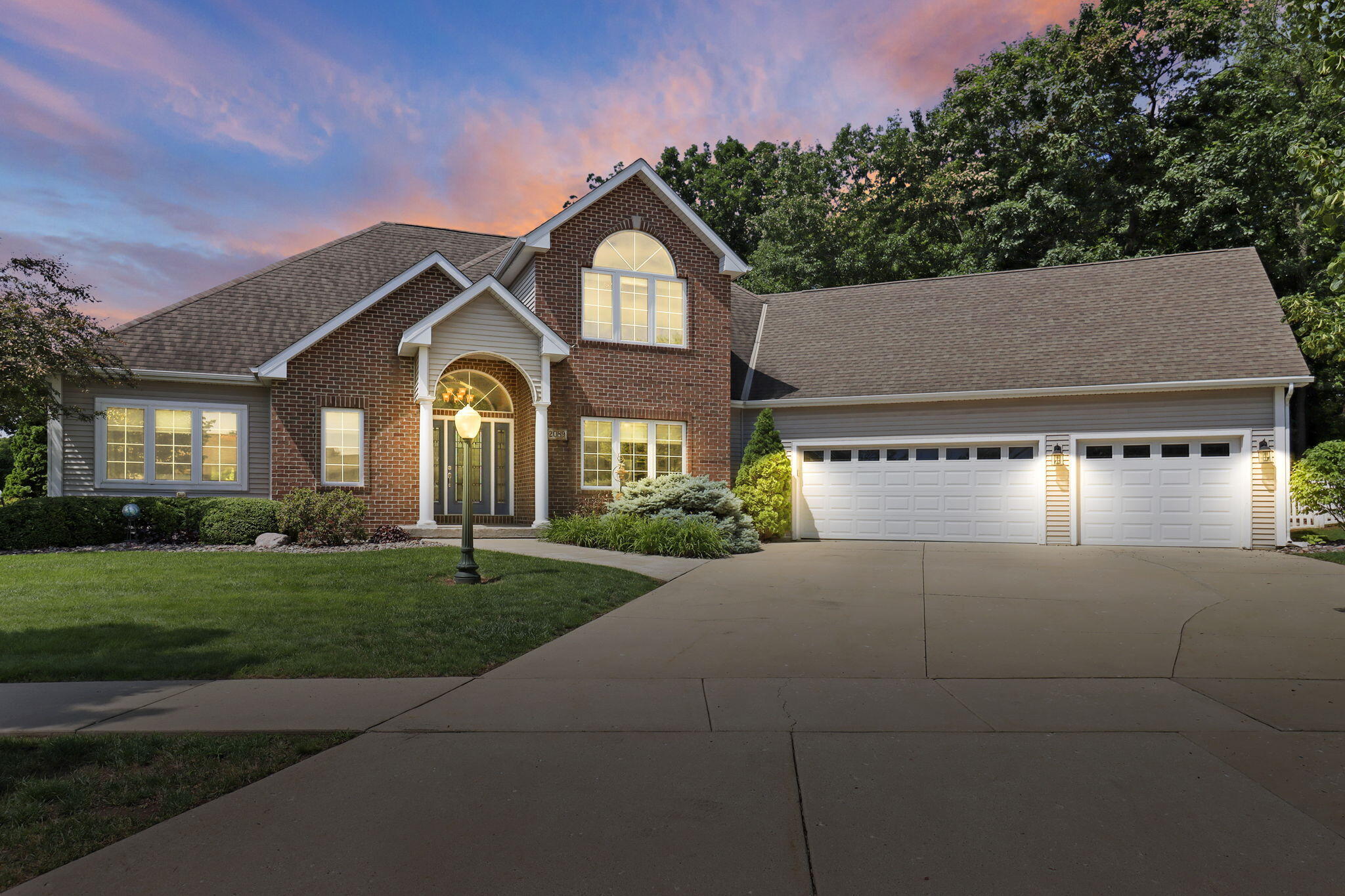 2089 Stonegate Rd, Burlington