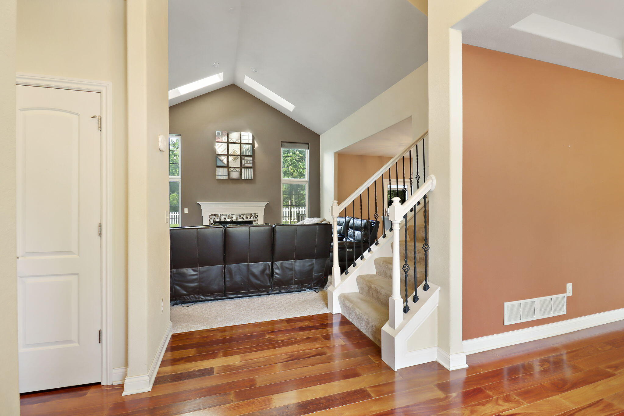2089 Stonegate Rd, Burlington
