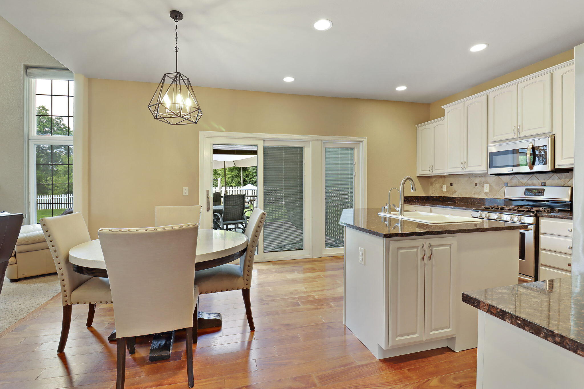 2089 Stonegate Rd, Burlington