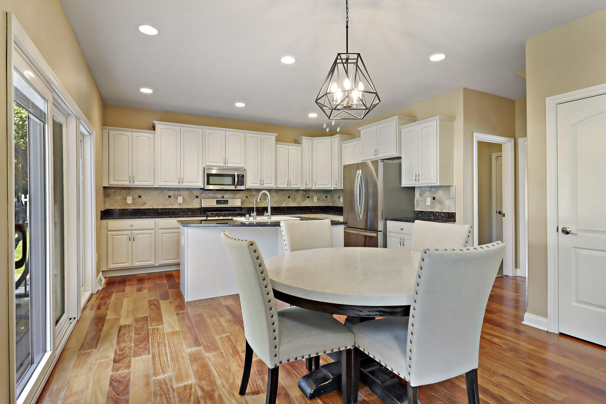 2089 Stonegate Rd, Burlington
