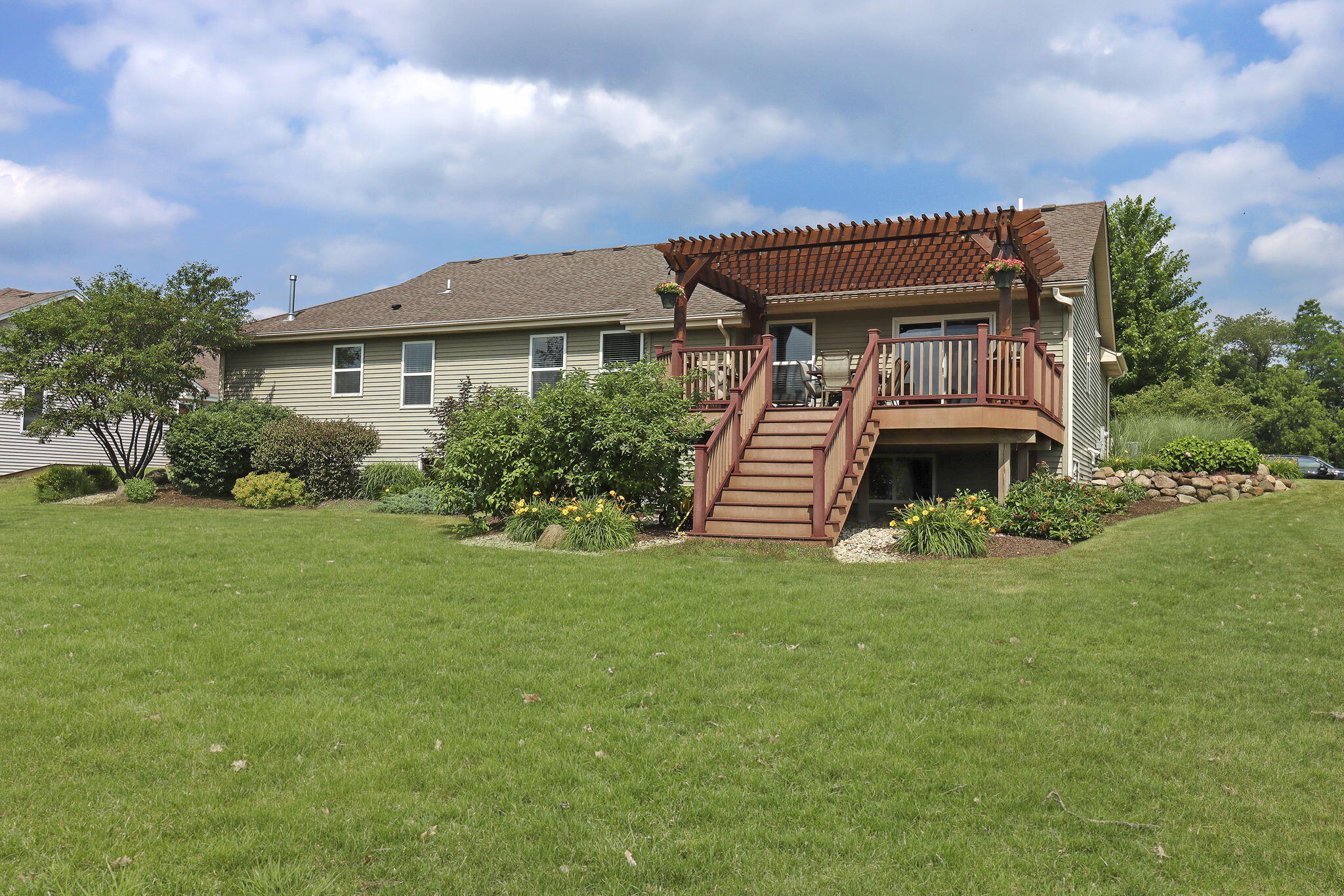 844 Prairie View Dr, Rochester