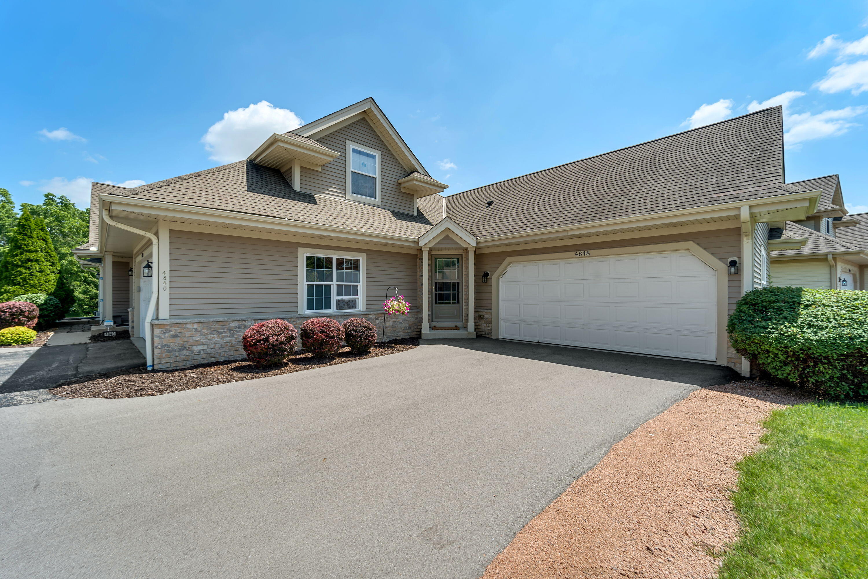 4848 S Waterview Ct, Greenfield