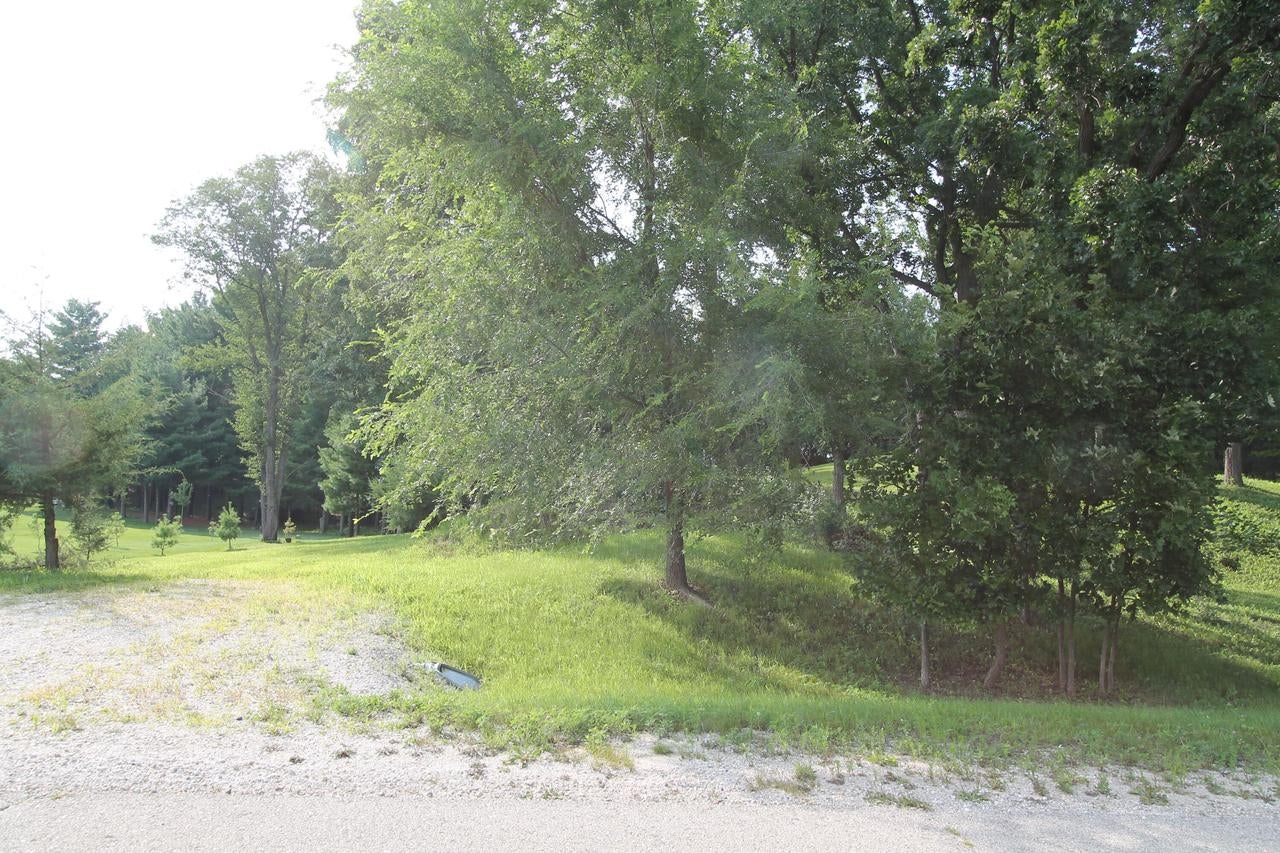 6834 HORSESHOE TRAIL