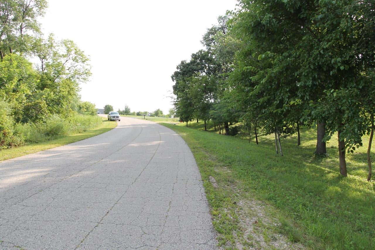 6824 HORSESHOE TRAIL