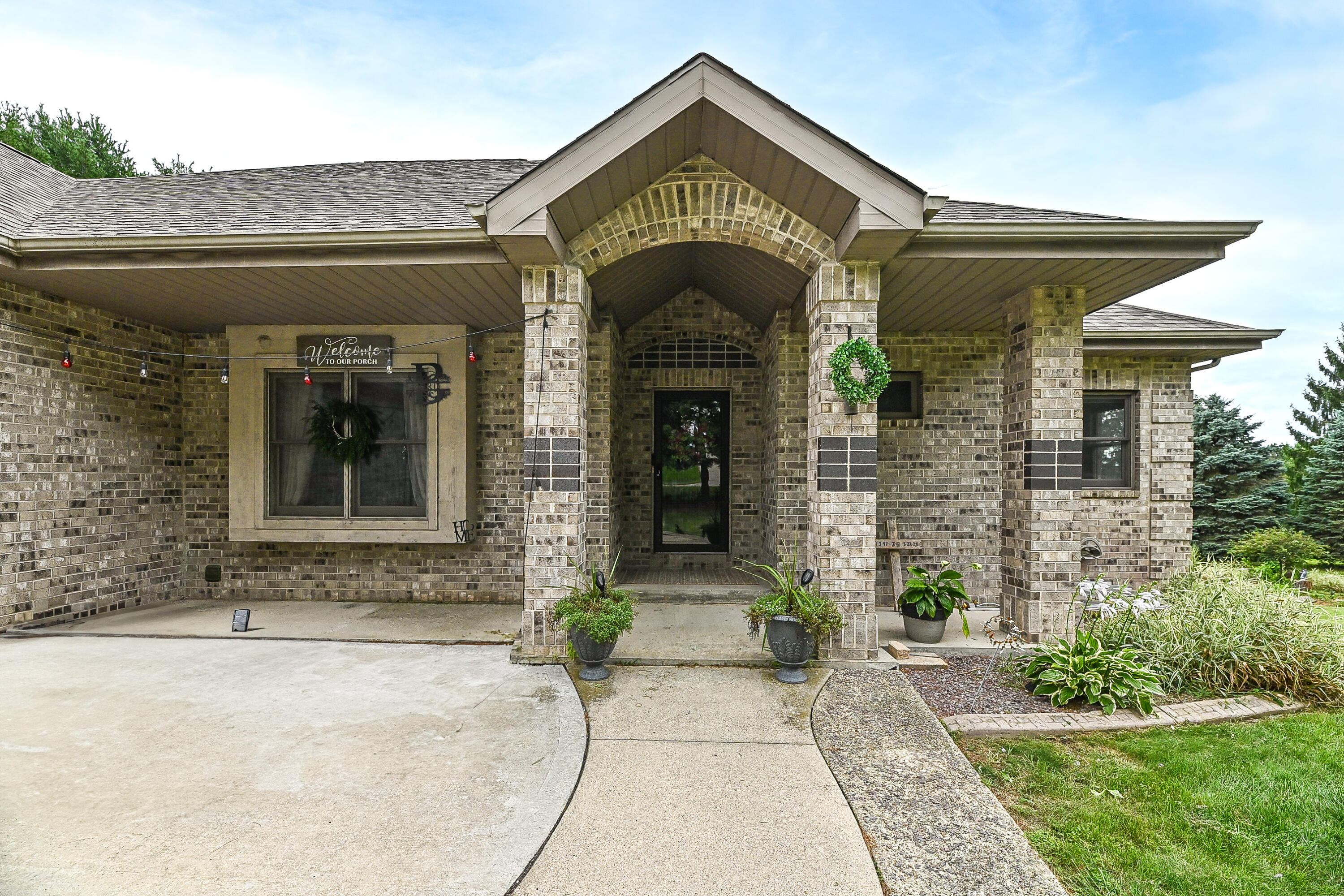 W2539 Indian Head Ln, Lafayette
