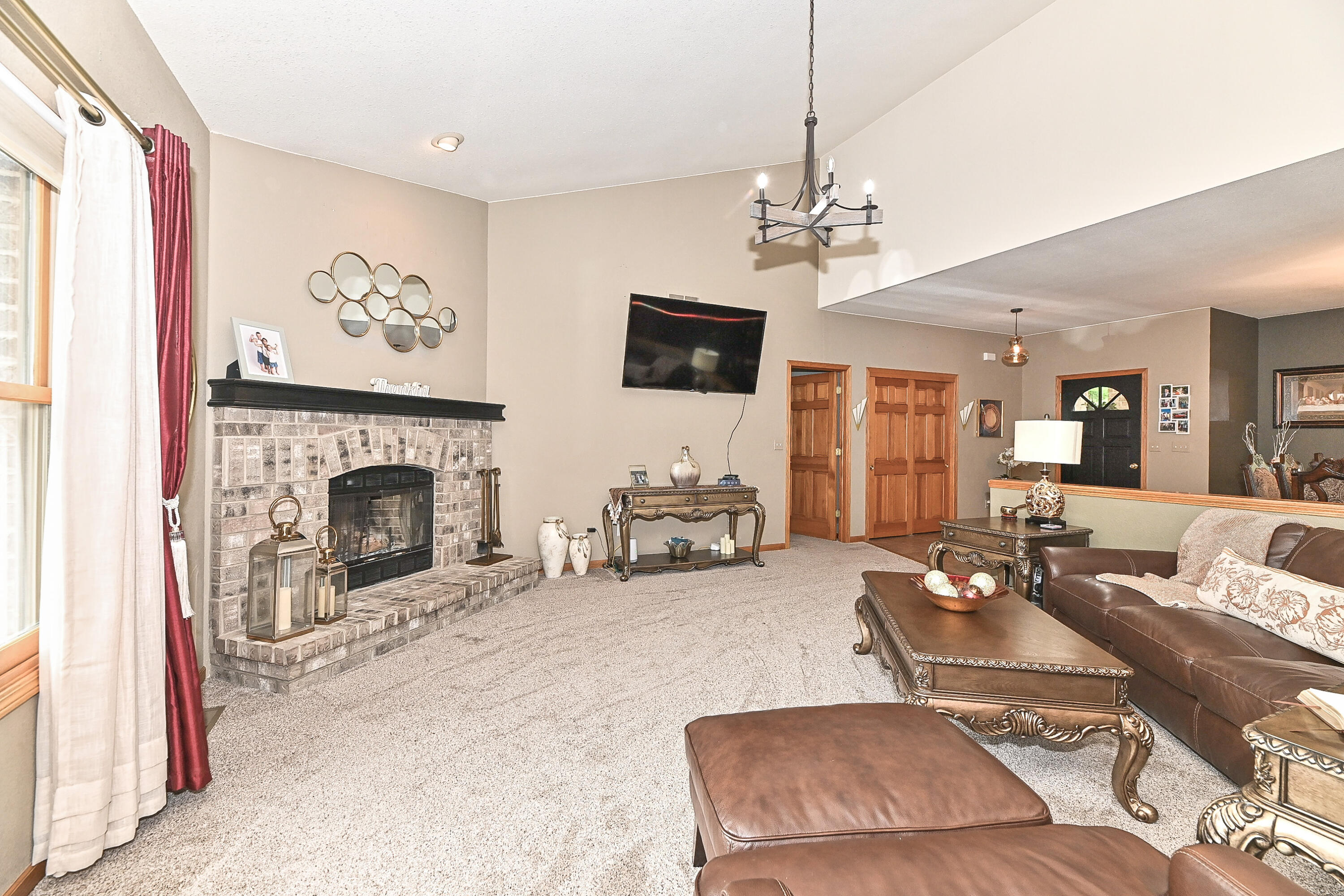 W2539 Indian Head Ln, Lafayette
