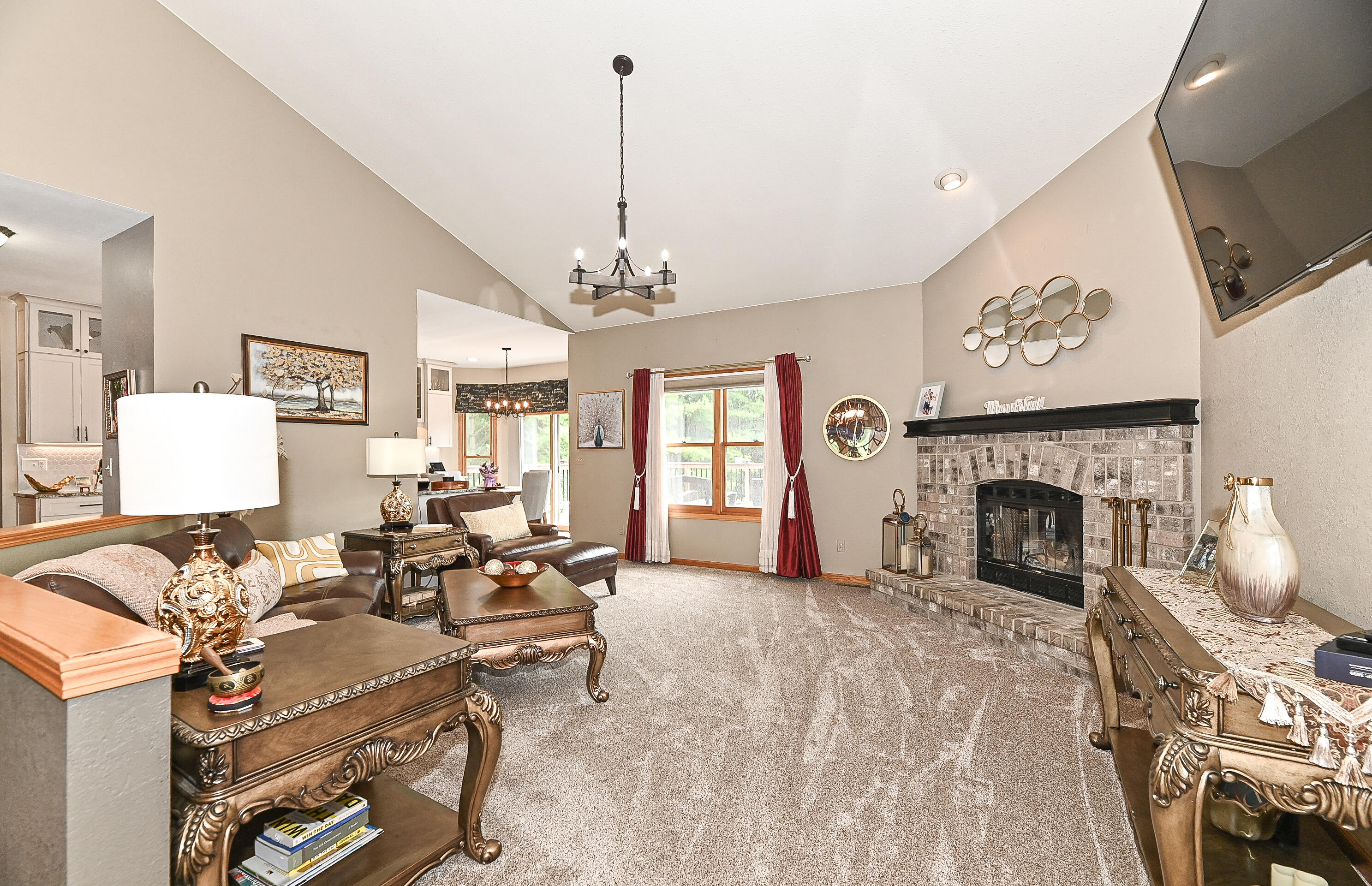 W2539 Indian Head Ln, Lafayette