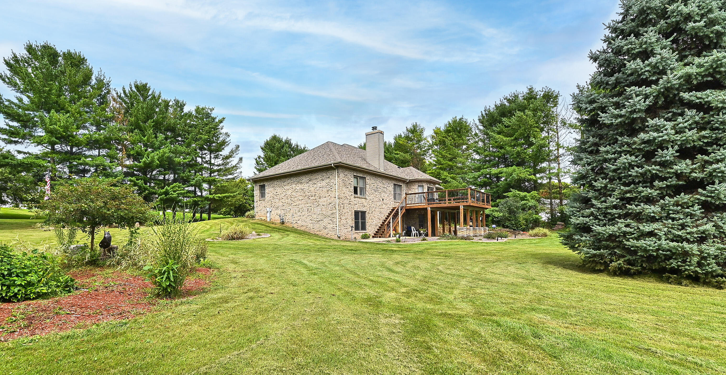 W2539 Indian Head Ln, Lafayette