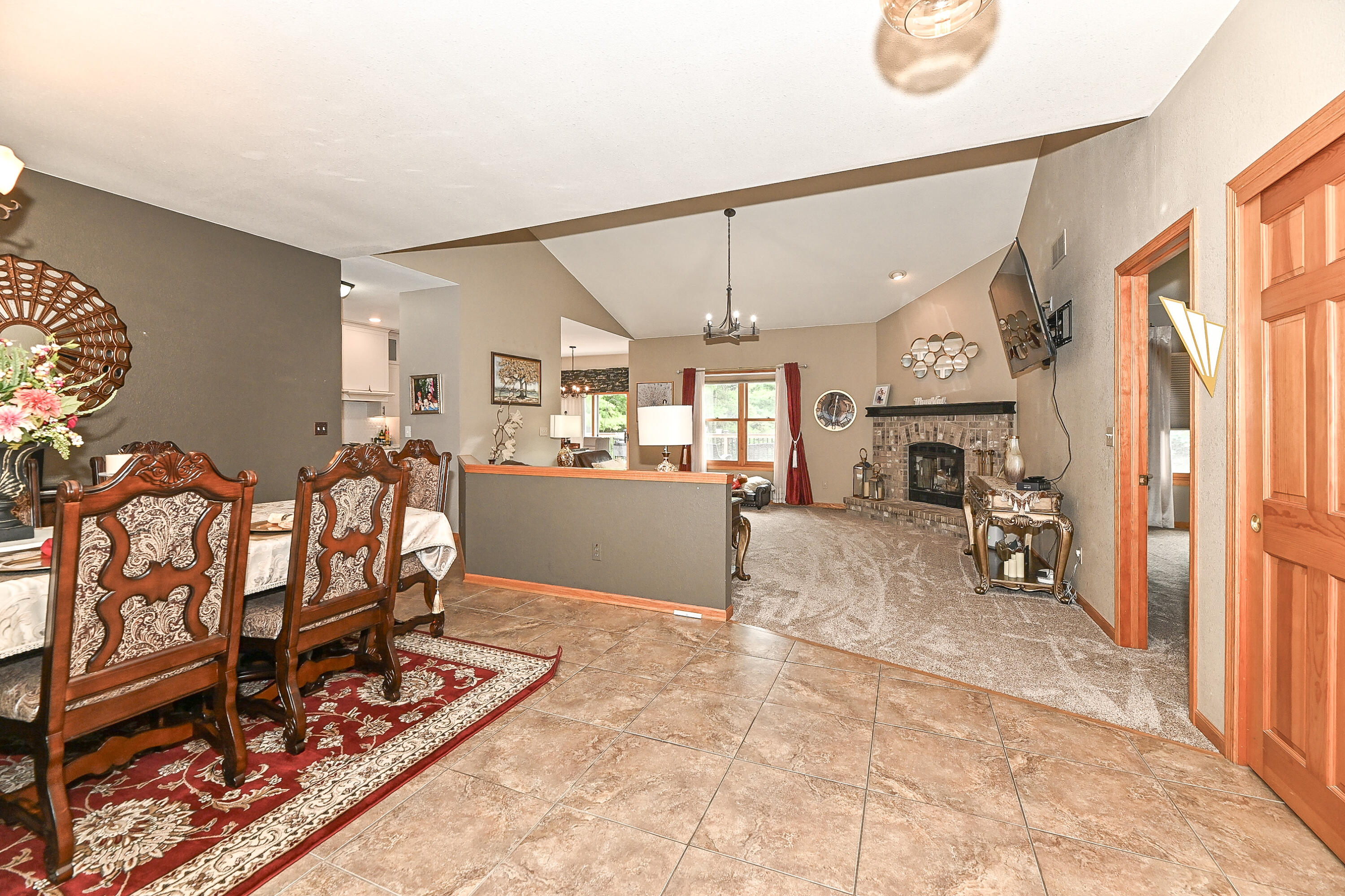 W2539 Indian Head Ln, Lafayette