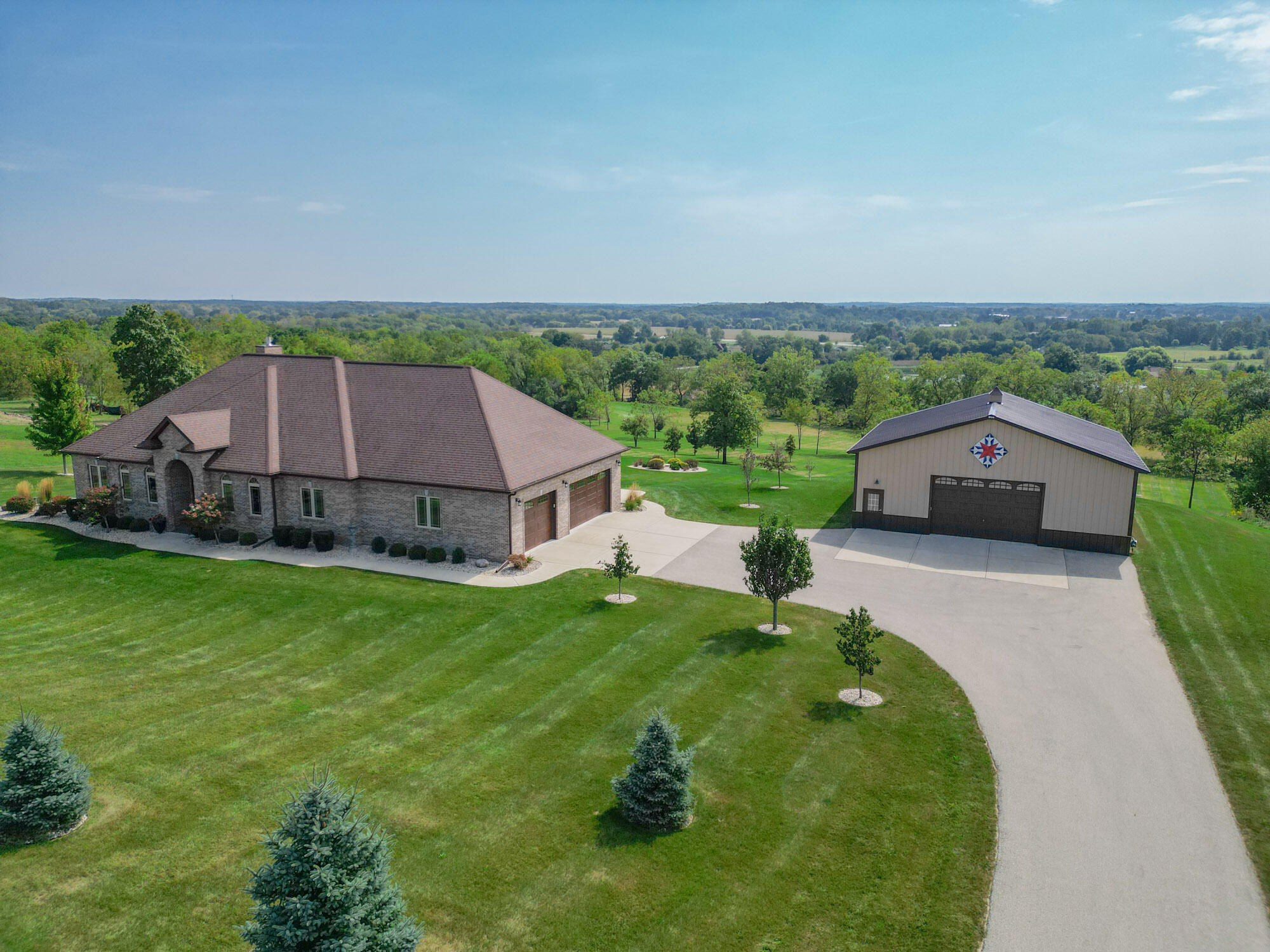 33259 Ridge Ln, Rochester