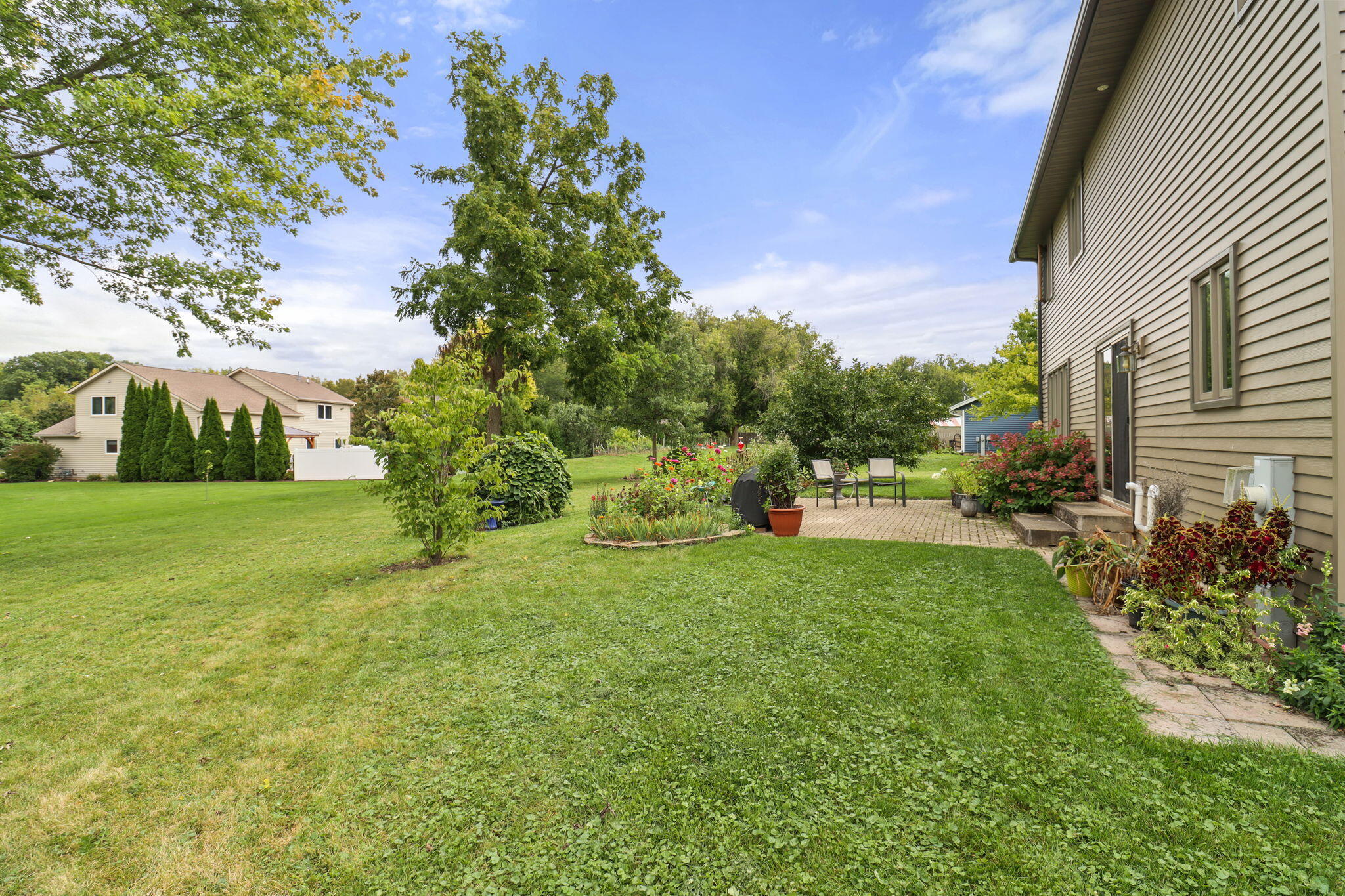 30624 Cedar Dr, Burlington