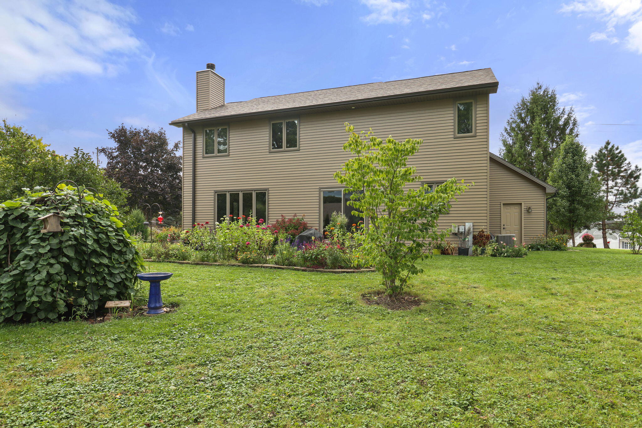 30624 Cedar Dr, Burlington