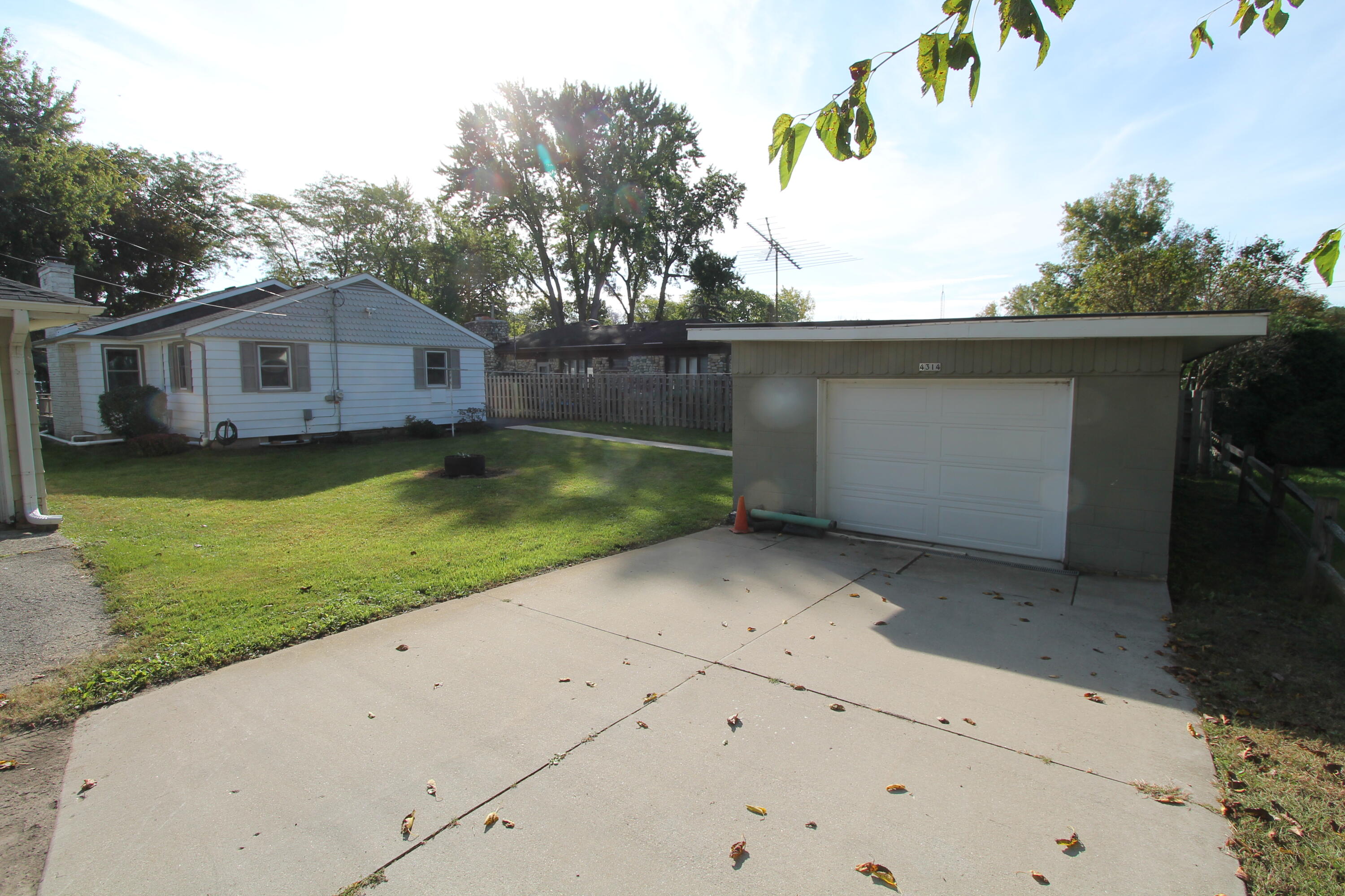4314 Marine Dr