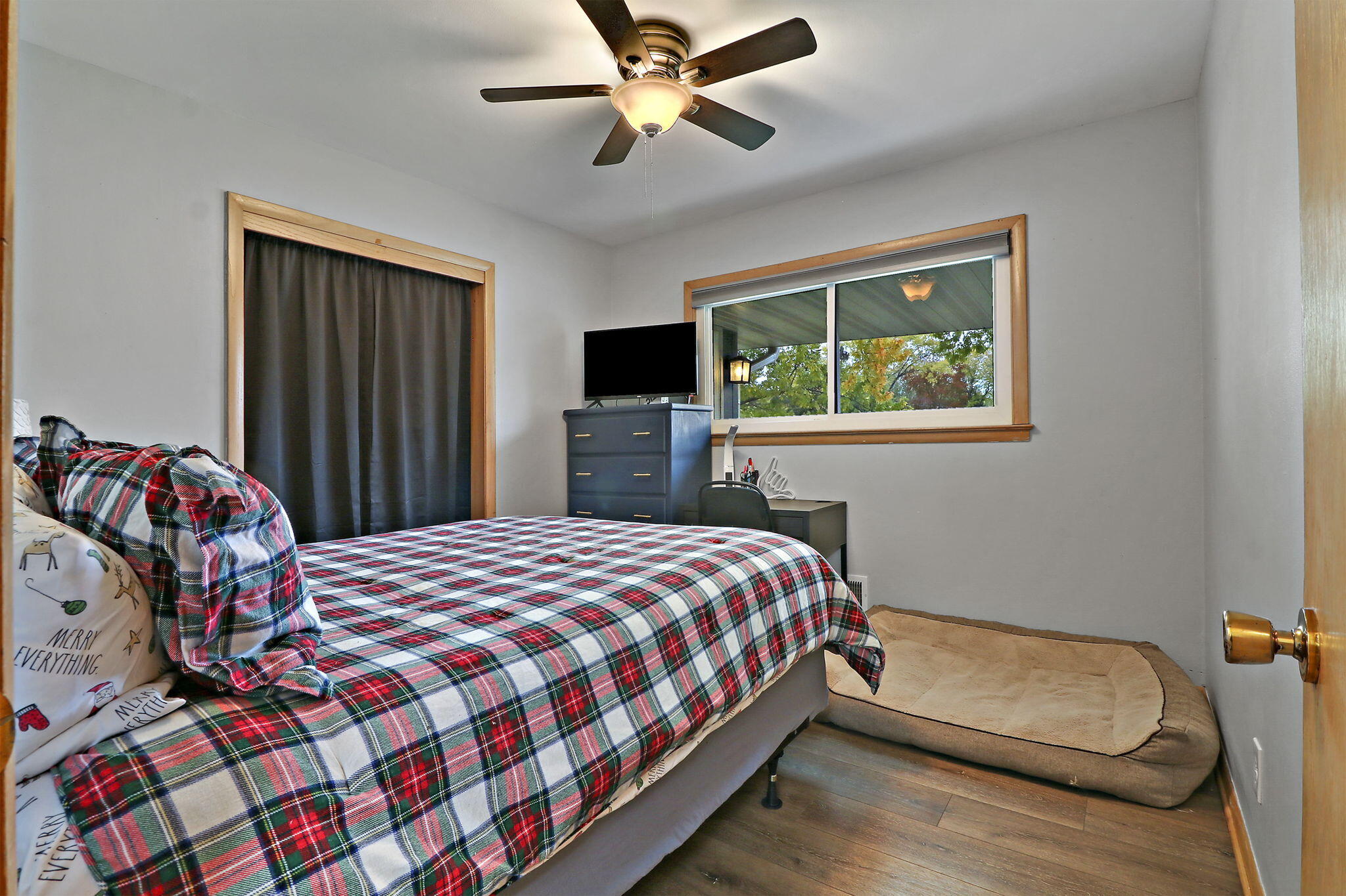 401 Roberts Dr, Mukwonago