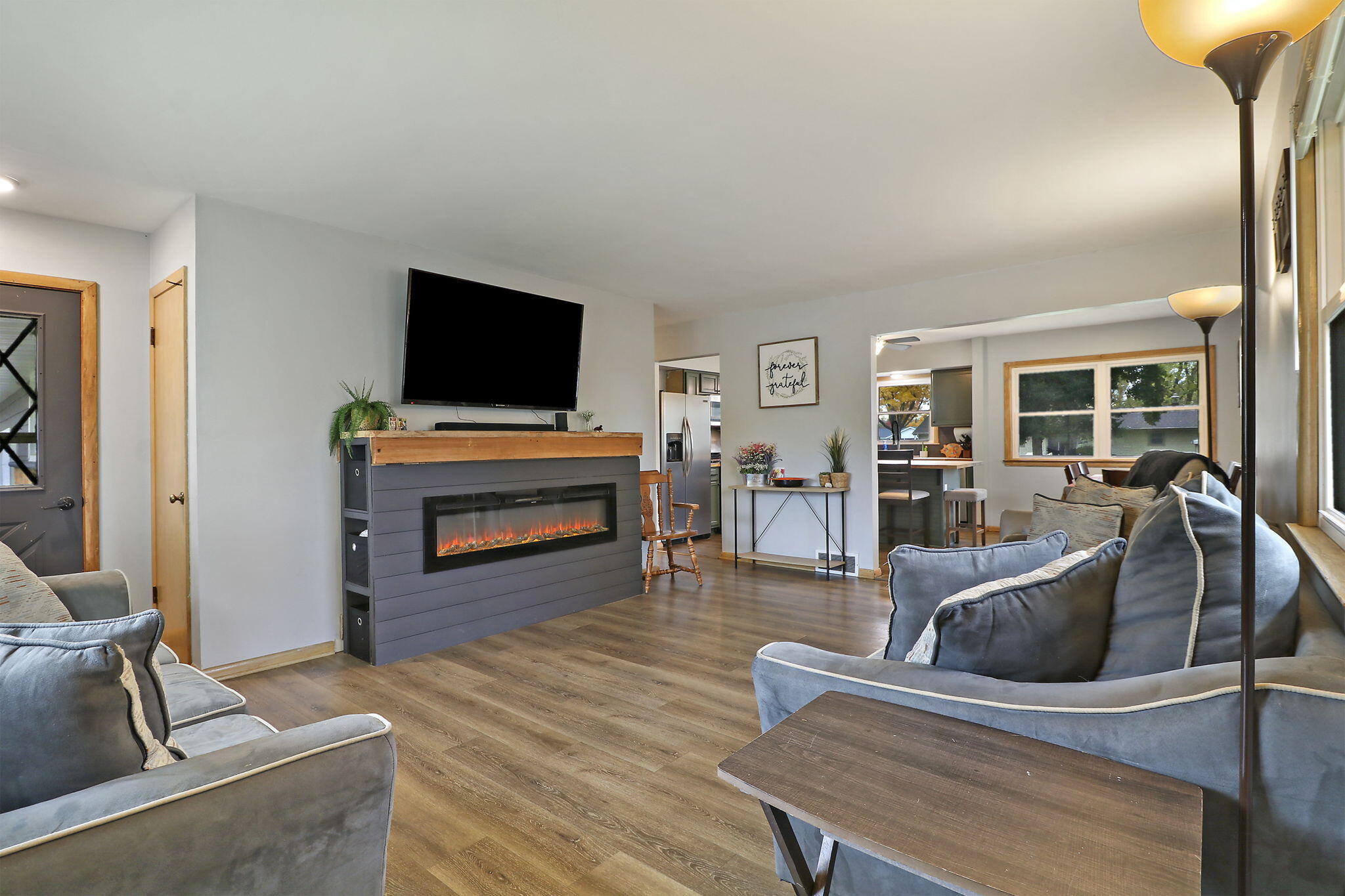 401 Roberts Dr, Mukwonago