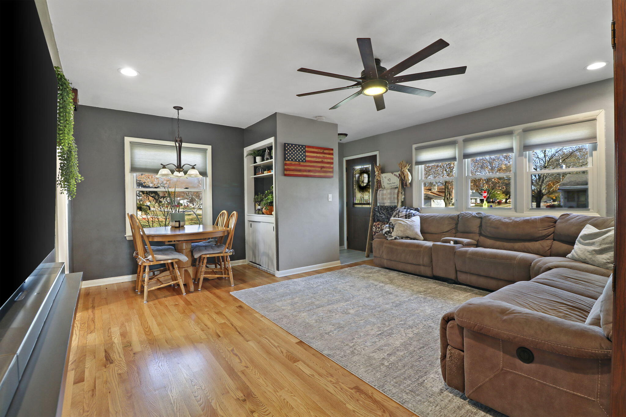 241 N Kendrick Ave, Burlington