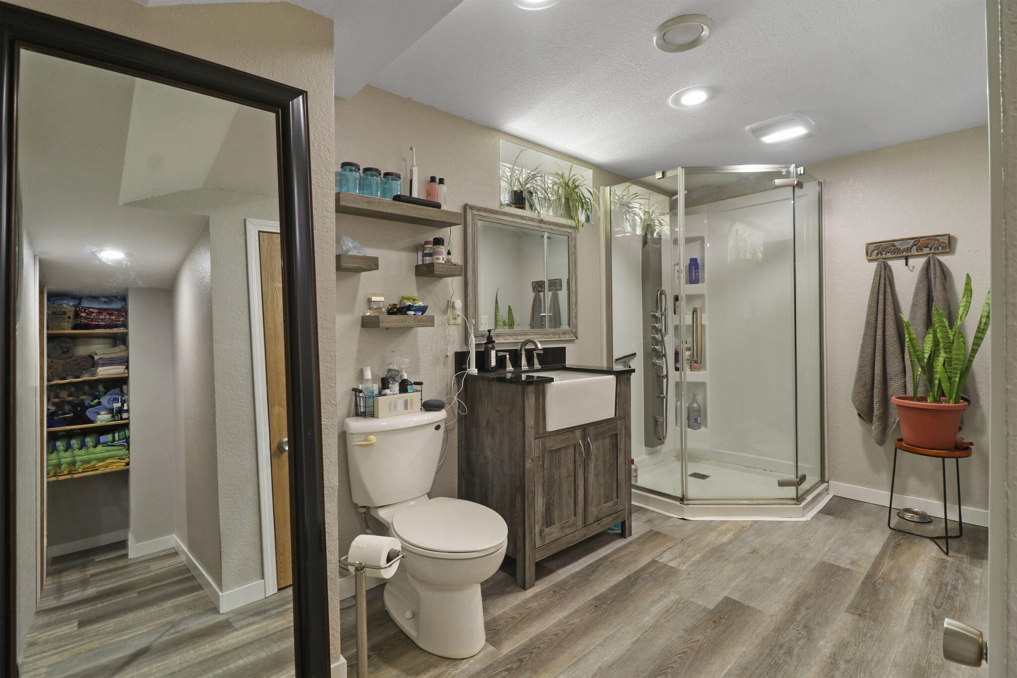 241 N Kendrick Ave, Burlington