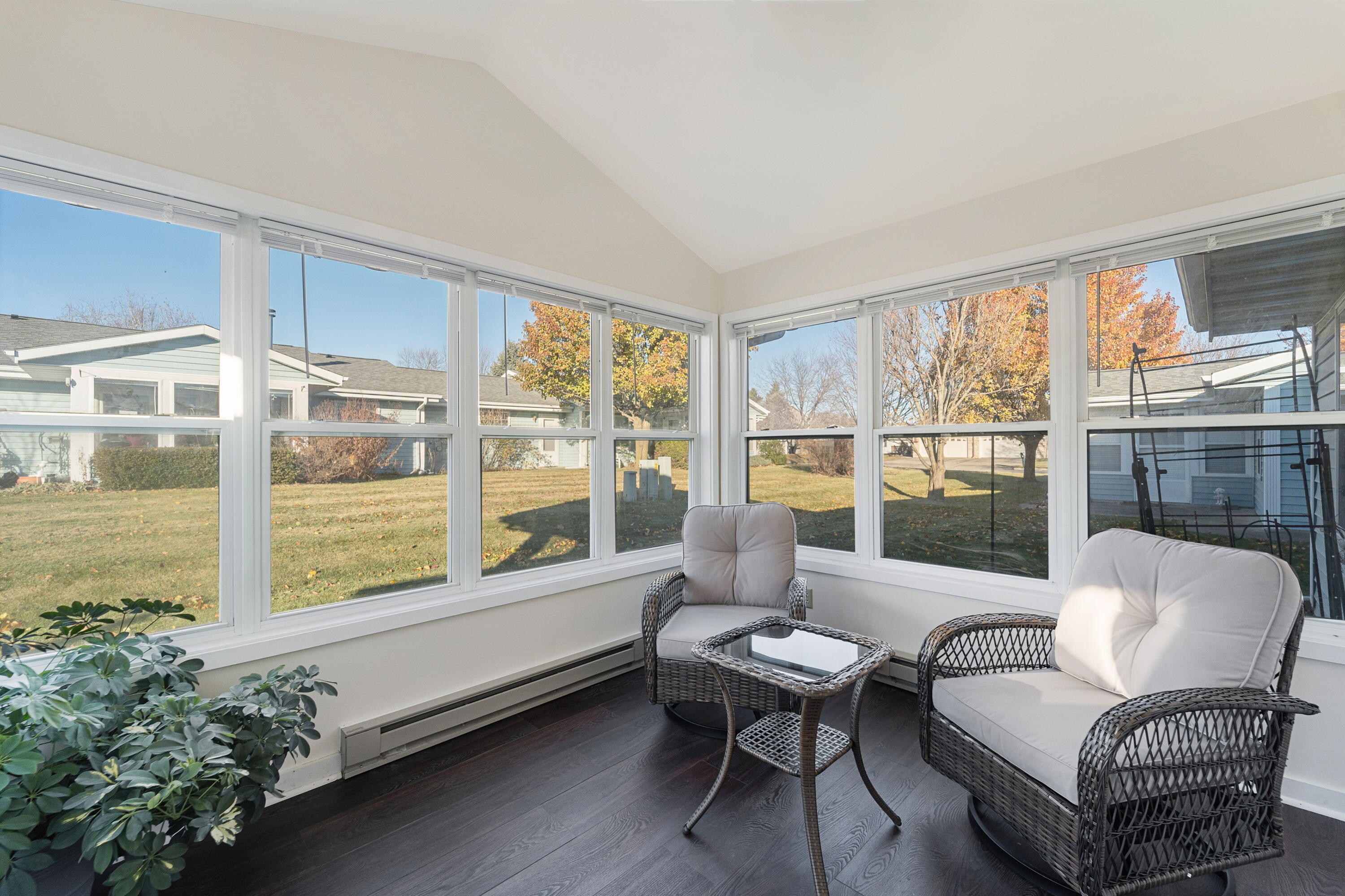 407 E 3rd Ave, 2, Elkhorn