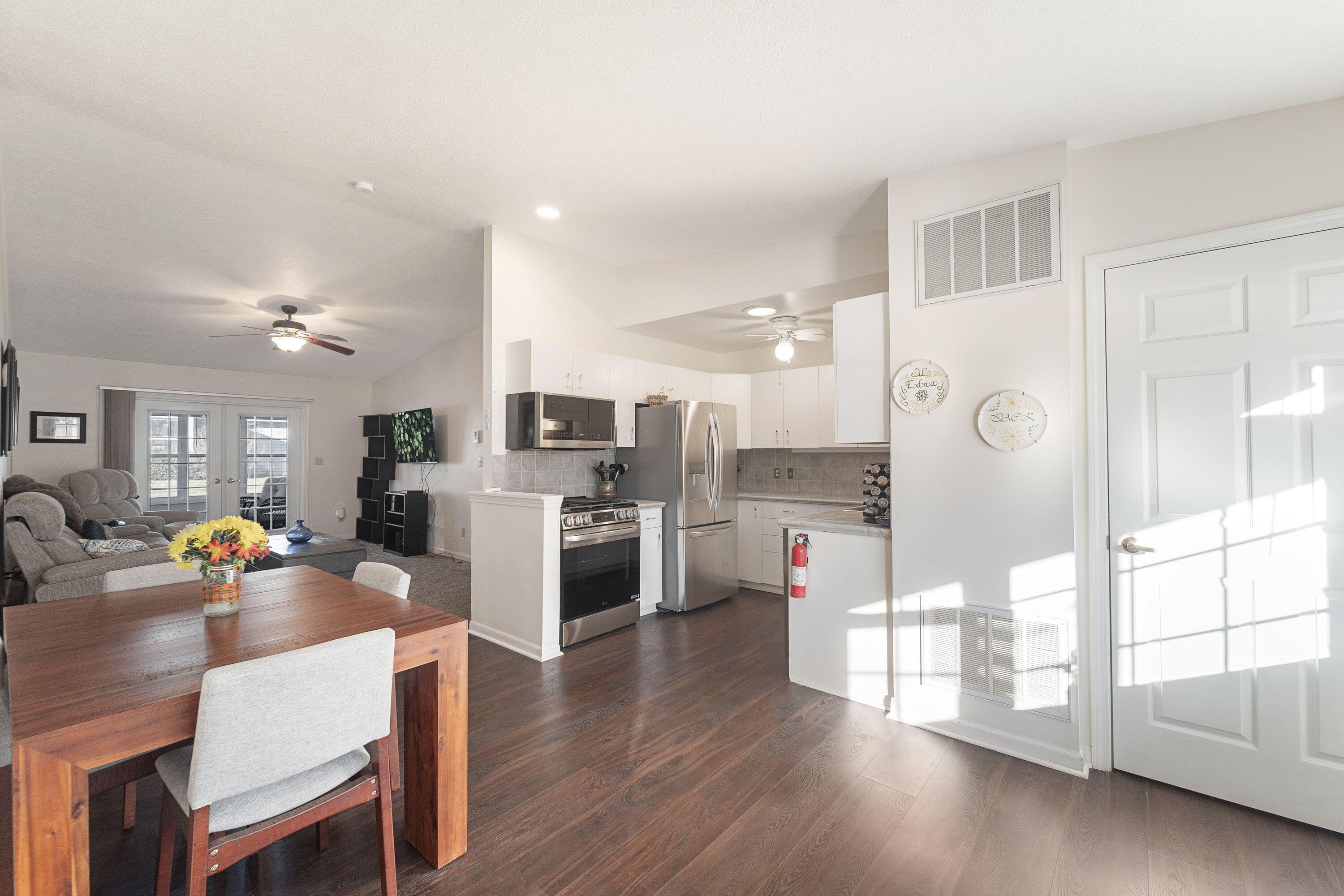 407 E 3rd Ave, 2, Elkhorn