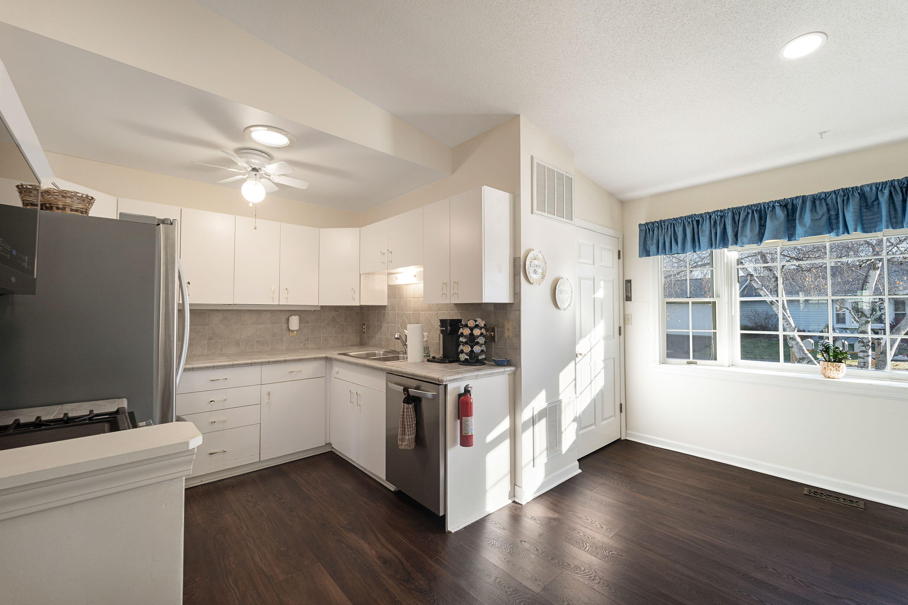 407 E 3rd Ave, 2, Elkhorn