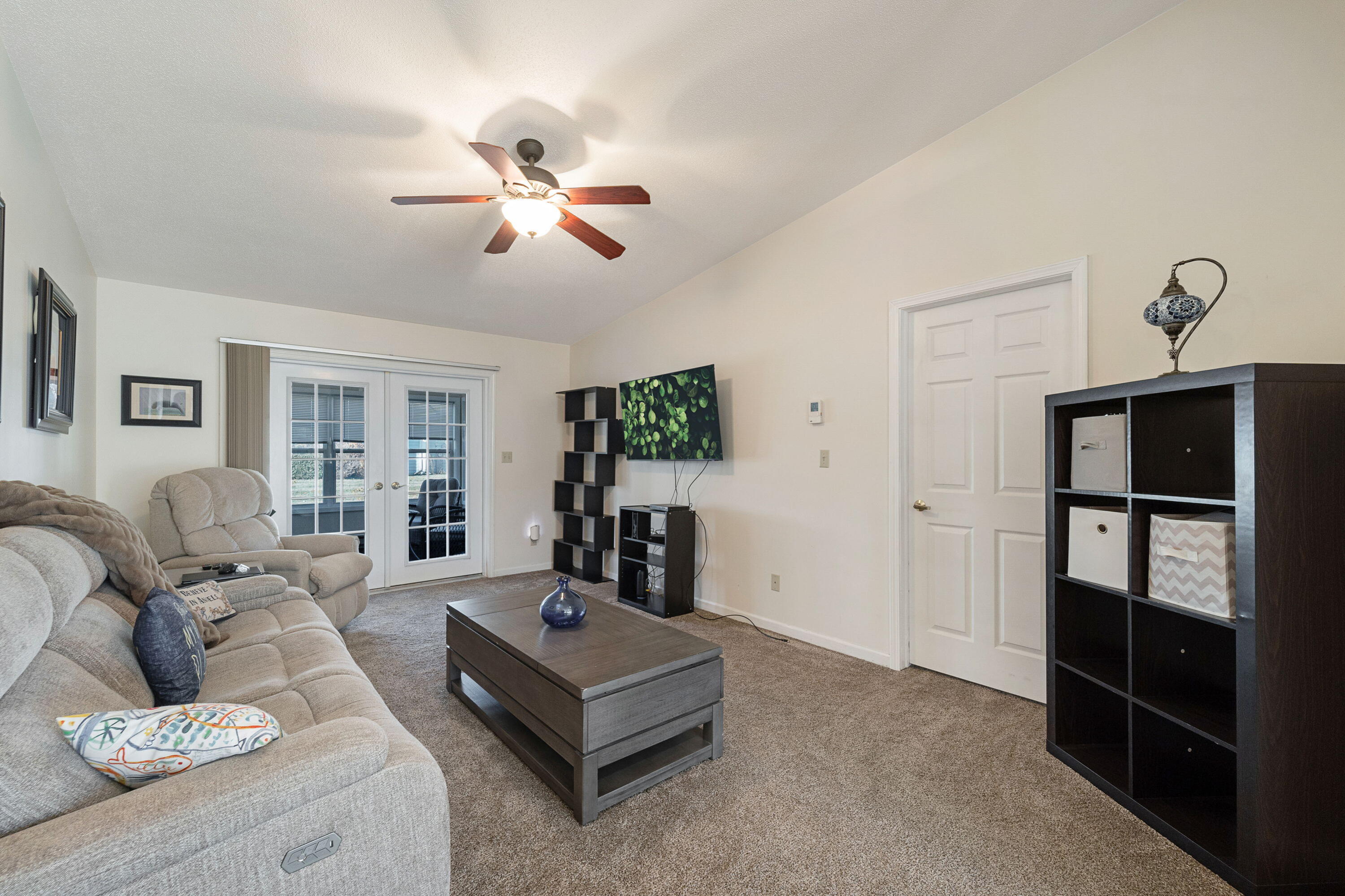 407 E 3rd Ave, 2, Elkhorn