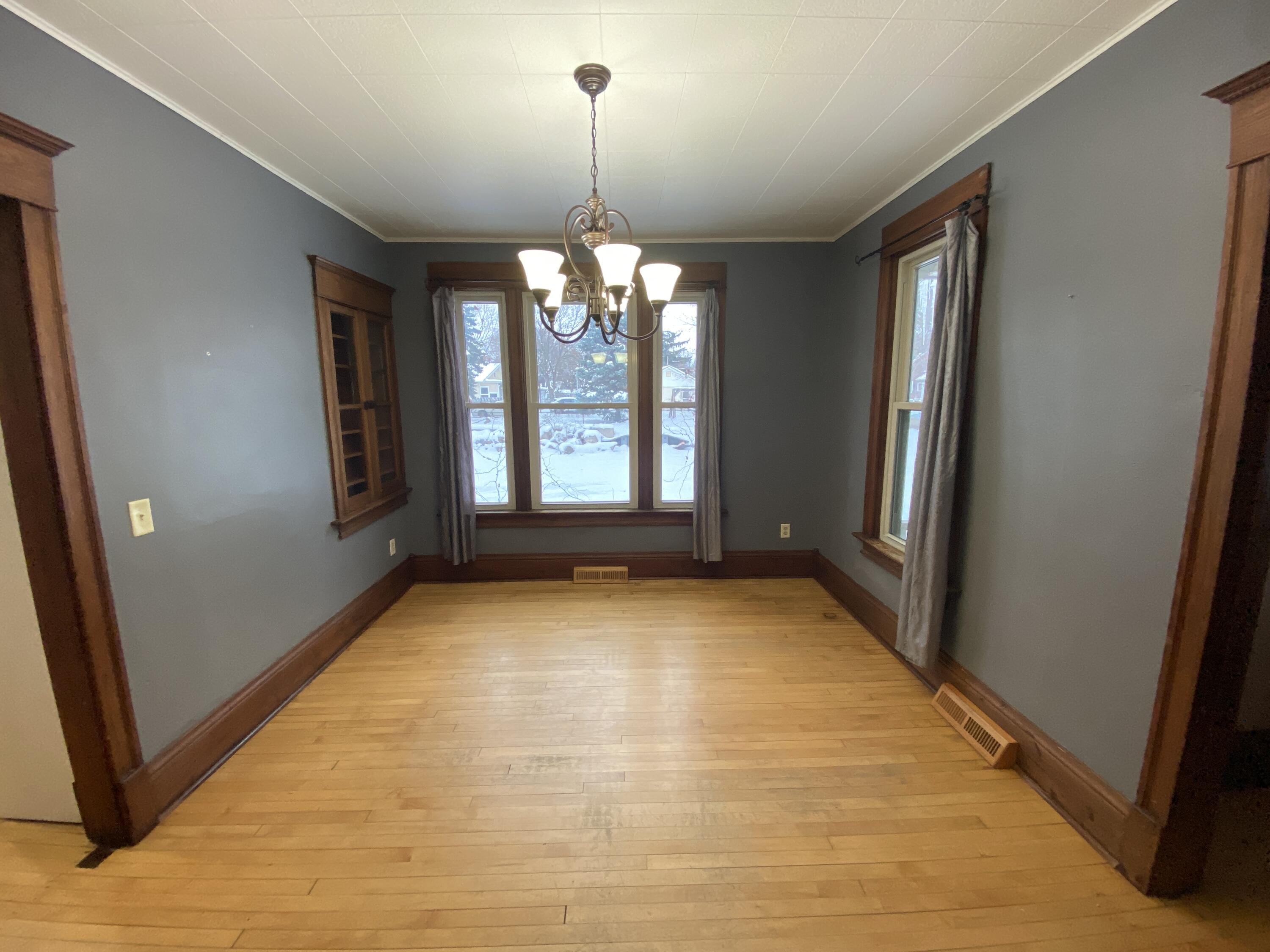 441 Hawthorn St, Burlington