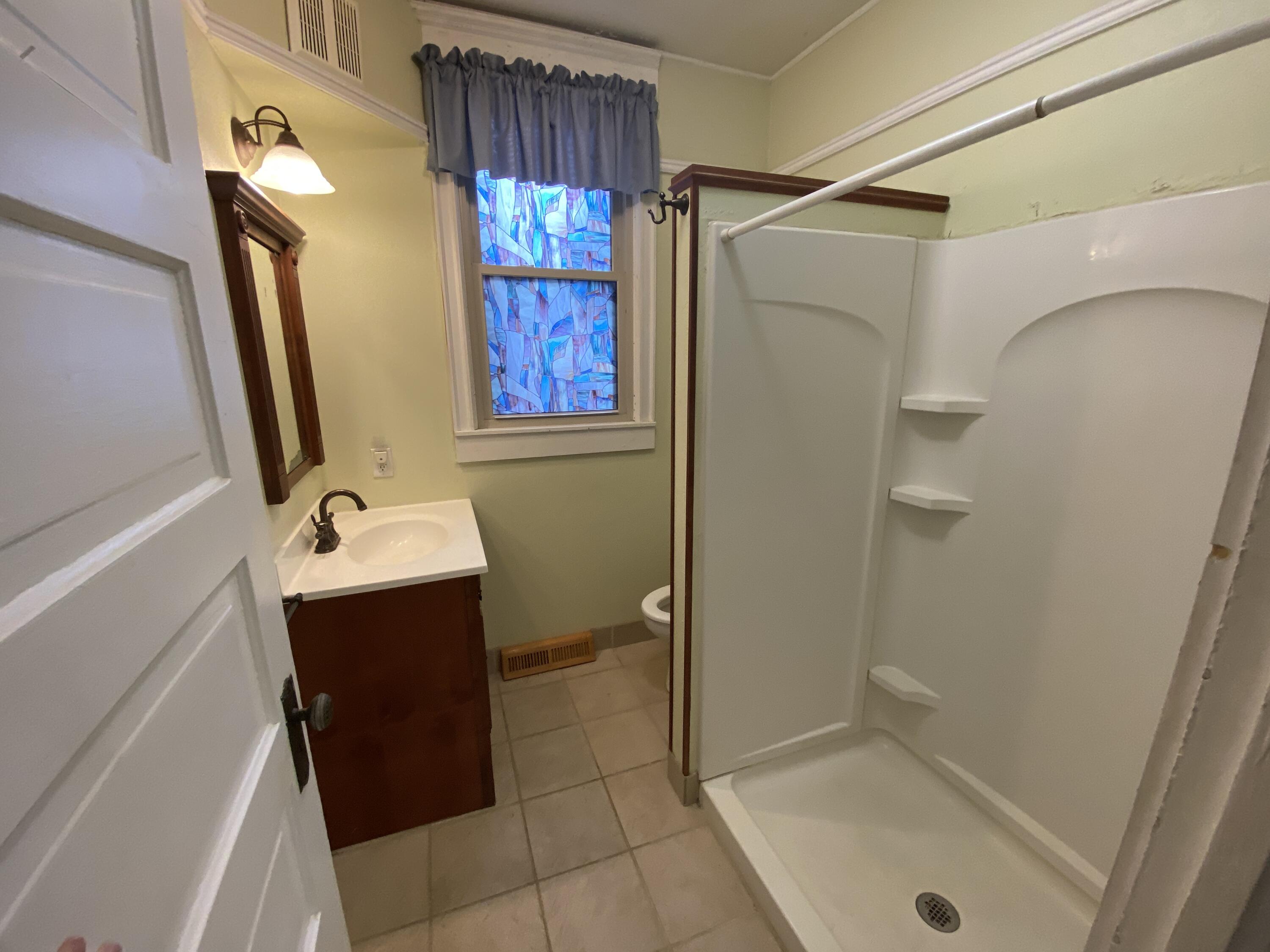 441 Hawthorn St, Burlington