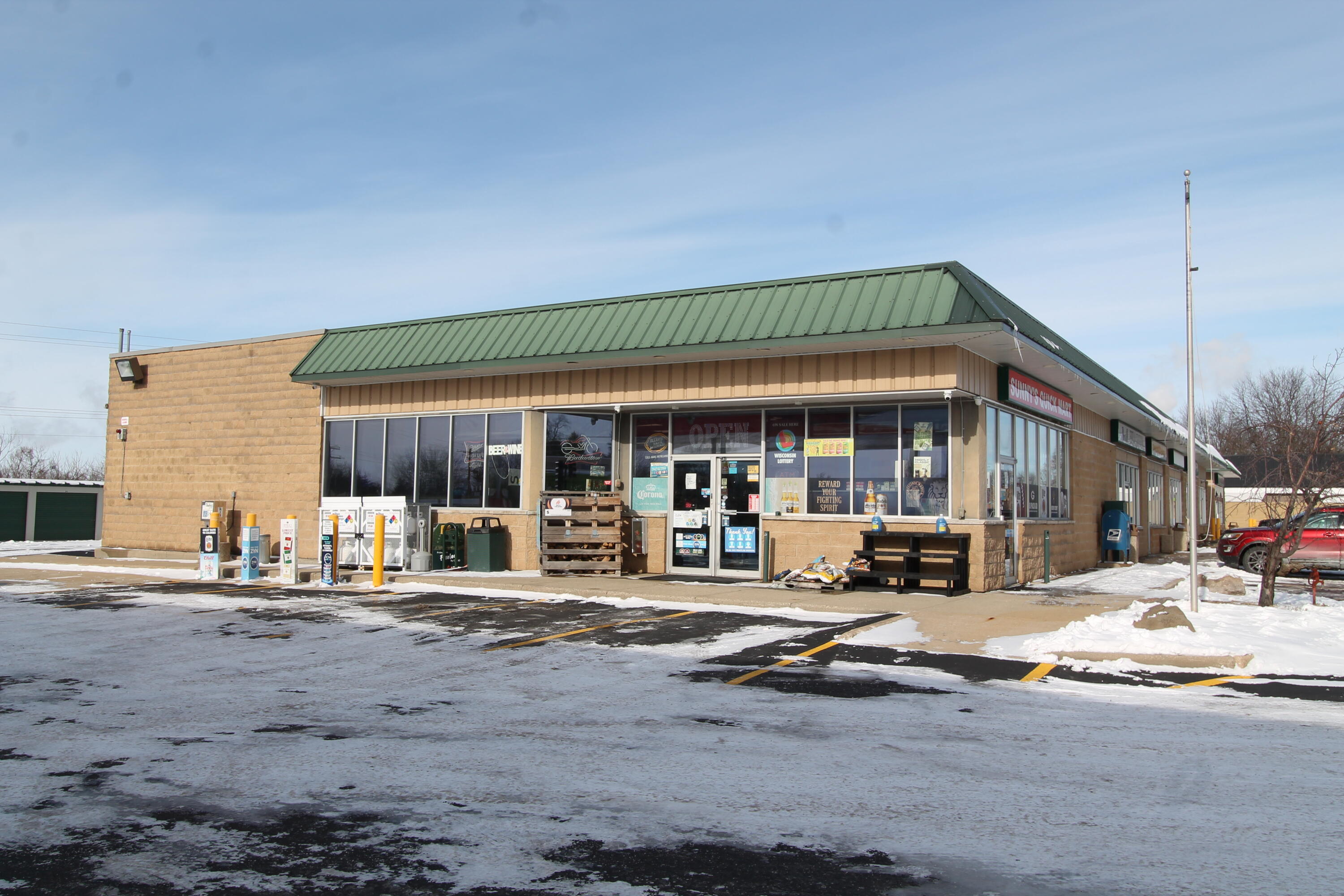 1220 Janesville Ave, 400-600, Fort Atkinson