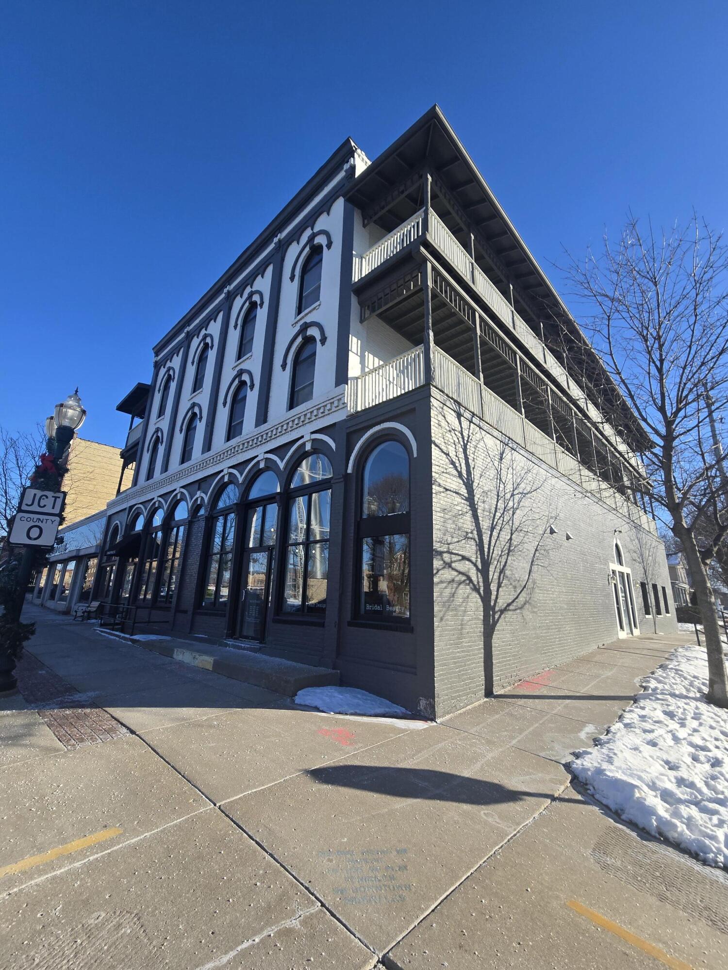 104 E Walworth Ave, Delavan