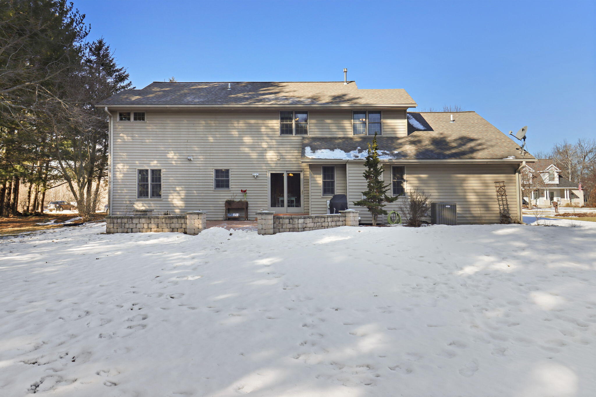 1100 Cooper Hawk Dr, Burlington