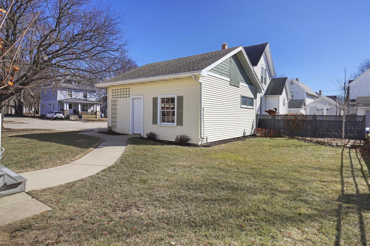 149 W Washington STREET